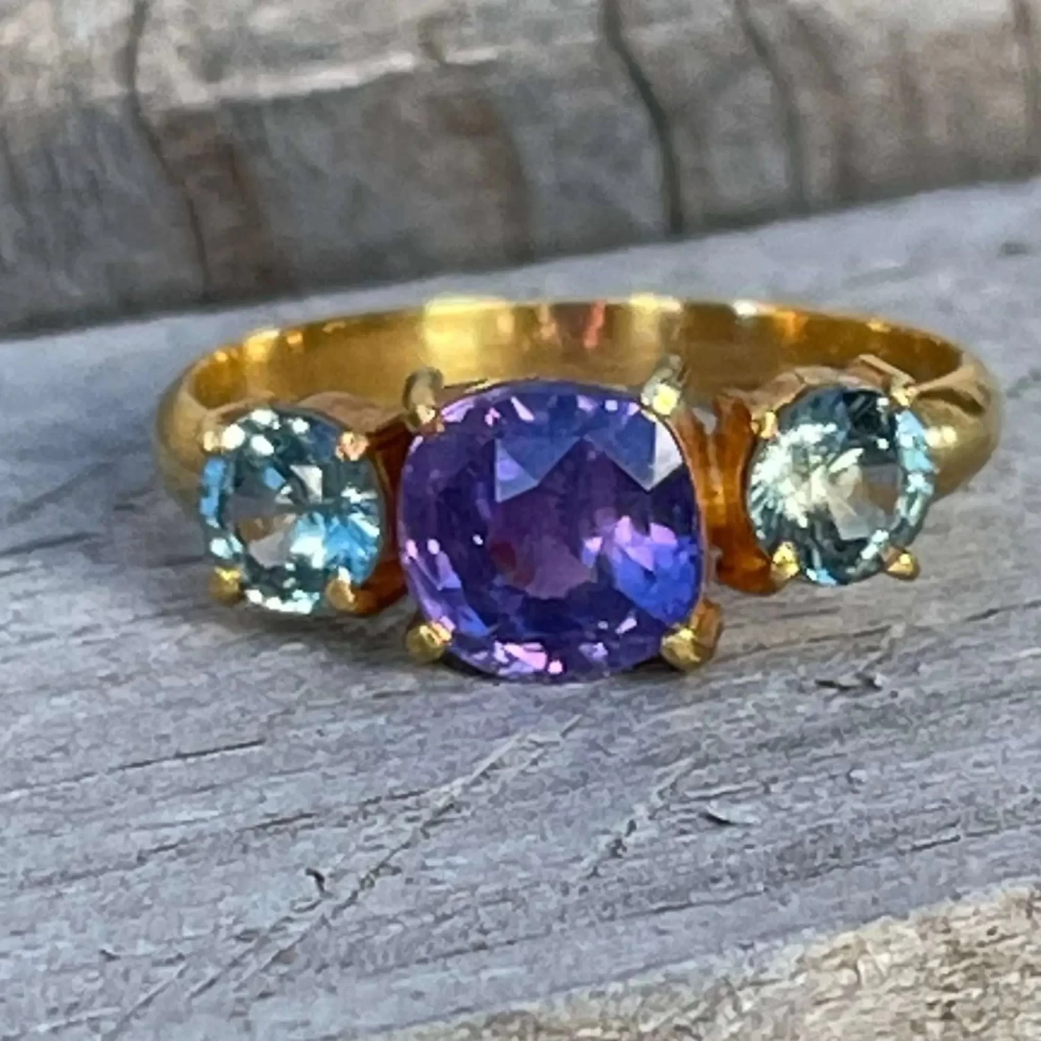 18k Gold Trilogy Sapphires Ring 2 18k Gold Trilogy Sapphires Ring - Image 2