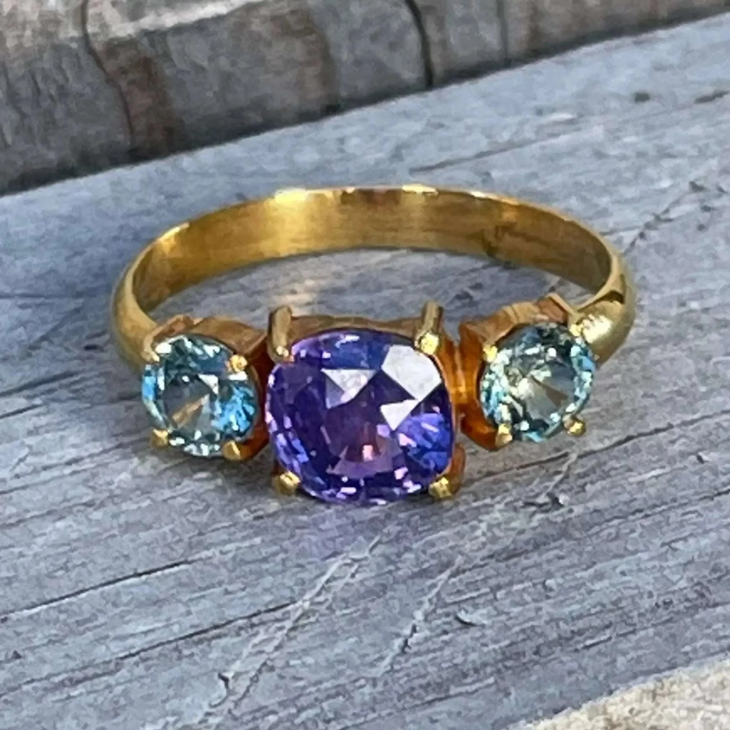 18k Gold Trilogy Sapphires Ring 12 18k Gold Trilogy Sapphires Ring - Image 12
