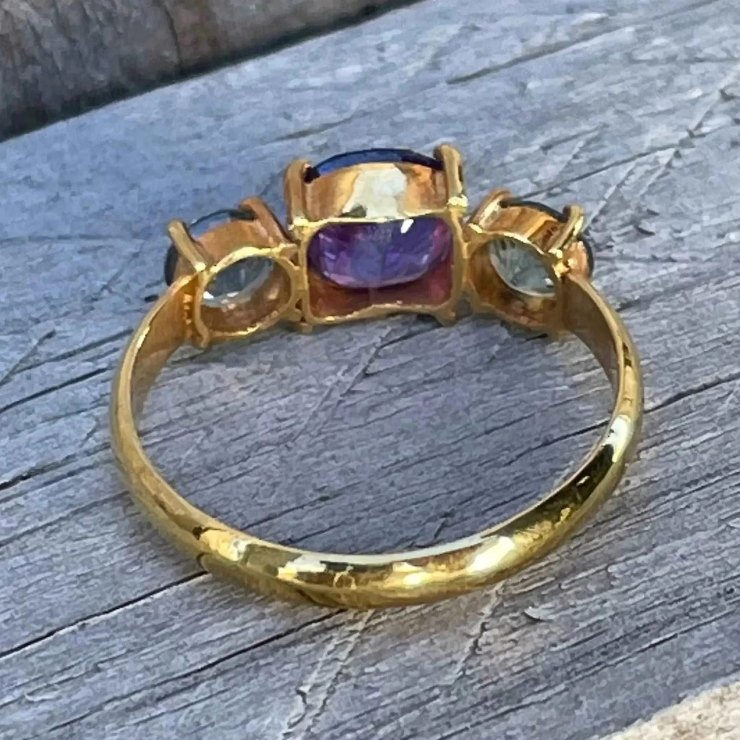 18k Gold Trilogy Sapphires Ring 8 18k Gold Trilogy Sapphires Ring - Image 8