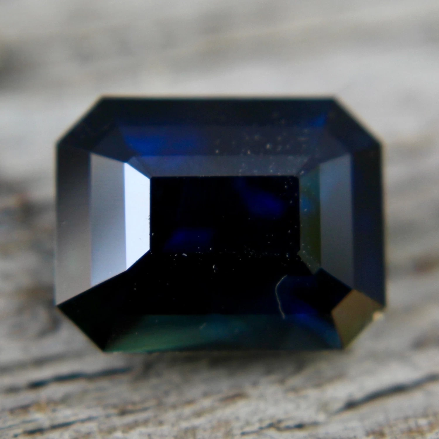 Australian Blue Green Sapphire - 4.40 Carat 10 Australian Blue Green Sapphire - 4.40 Carat - Image 10