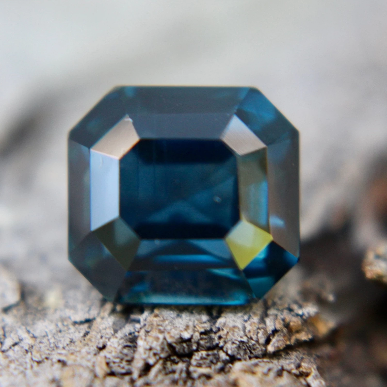 Beautiful Natural Teal Blue Sapphire – 5.31 Carats 7 Beautiful Natural Teal Blue Sapphire – 5.31 Carats - Image 7