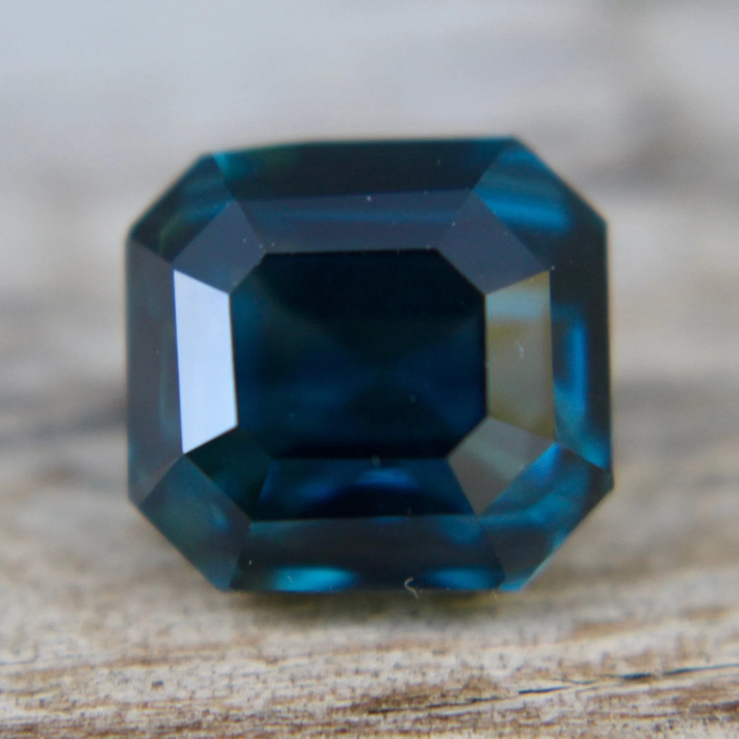 Beautiful Natural Teal Blue Sapphire – 5.31 Carats 10 Beautiful Natural Teal Blue Sapphire – 5.31 Carats - Image 10
