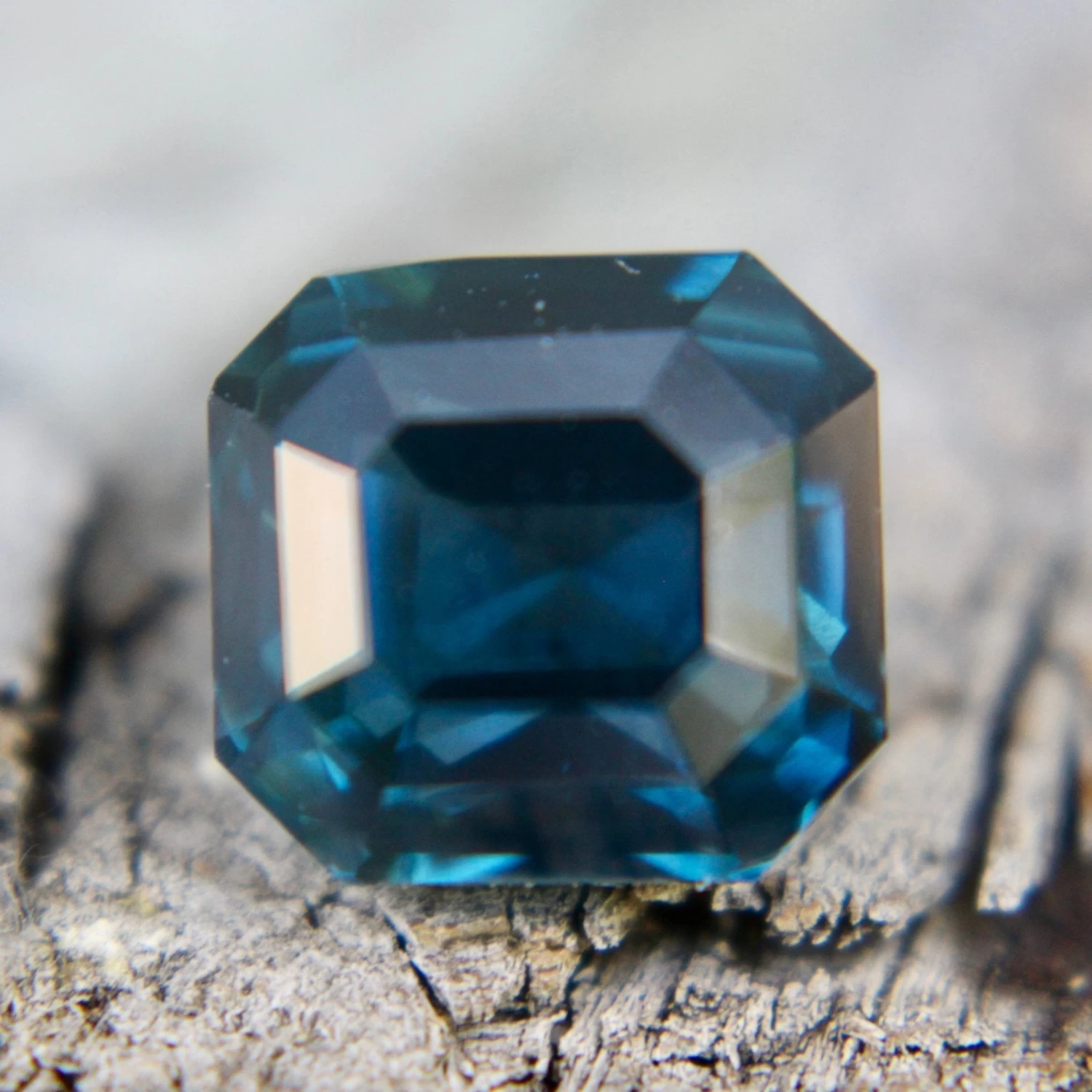 Beautiful Natural Teal Blue Sapphire – 5.31 Carats 6 Beautiful Natural Teal Blue Sapphire – 5.31 Carats - Image 6