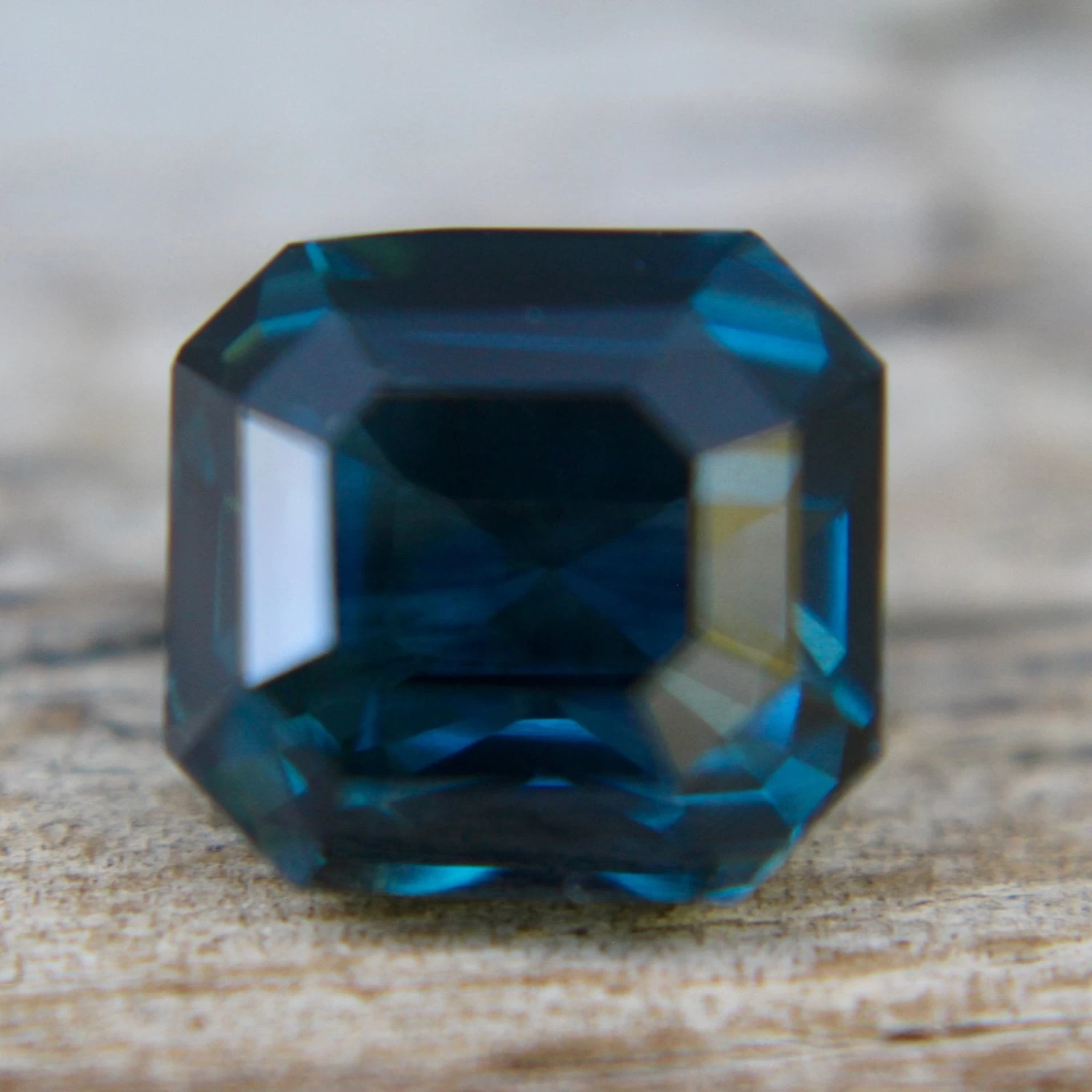 Beautiful Natural Teal Blue Sapphire – 5.31 Carats 12 Beautiful Natural Teal Blue Sapphire – 5.31 Carats - Image 12