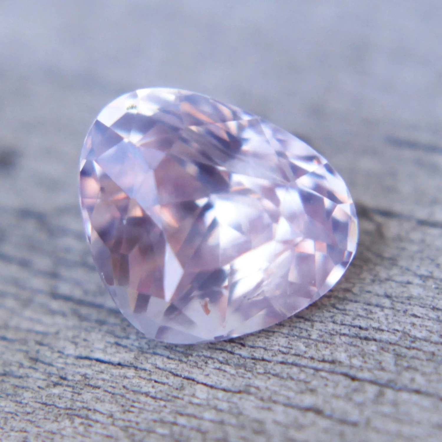 Natural Pale Pink Sapphire – Trillion Cut, 2.68 Carats 8 Natural Pale Pink Sapphire – Trillion Cut, 2.68 Carats - Image 8
