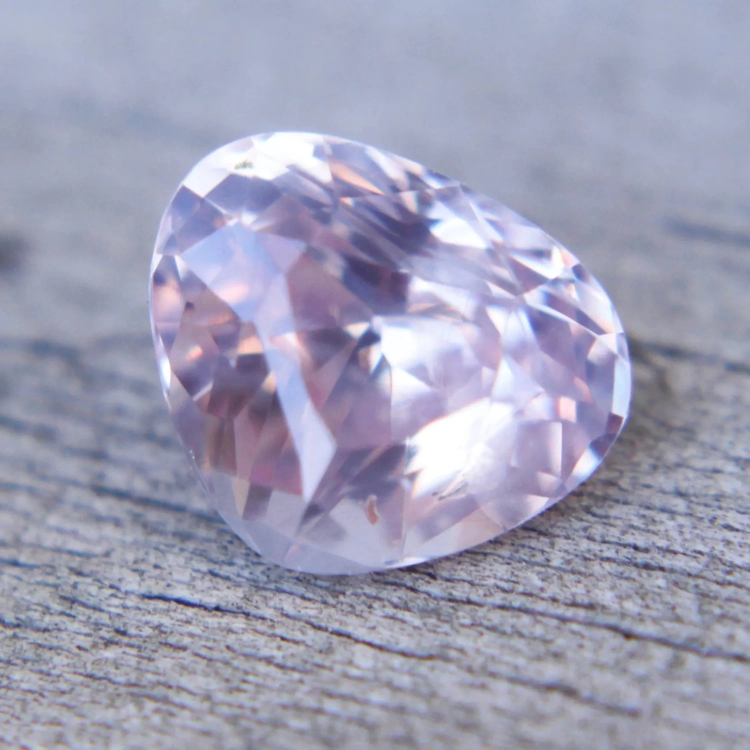 Natural Pale Pink Sapphire – Trillion Cut, 2.68 Carats 9 Natural Pale Pink Sapphire – Trillion Cut, 2.68 Carats - Image 9