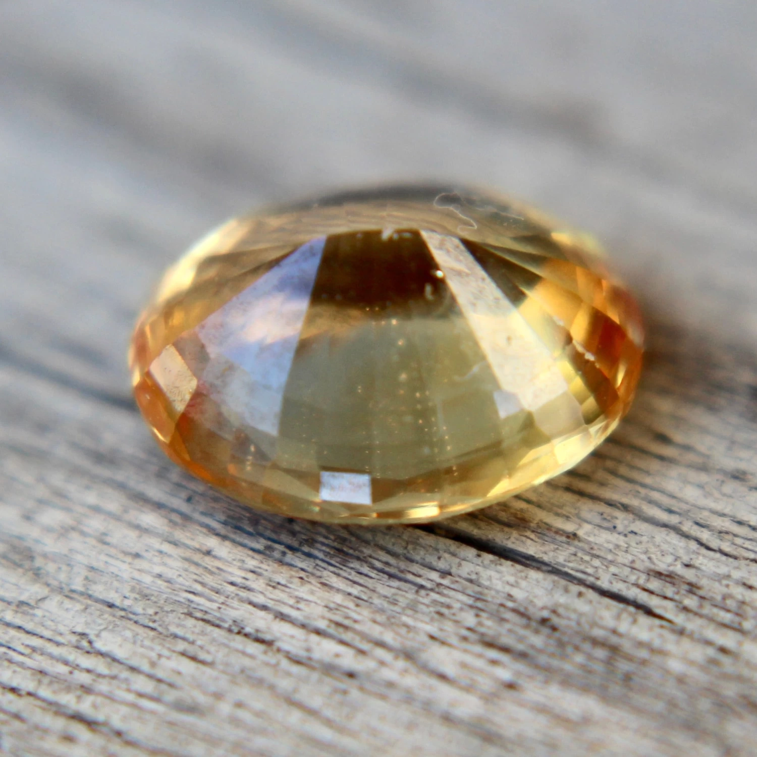 Natural Apricot Sapphire – 1.30 Carat Oval Cut | Ceylon Earth-Mined Gemstone 2 Natural Apricot Sapphire – 1.30 Carat Oval Cut | Ceylon Earth-Mined Gemstone - Image 2