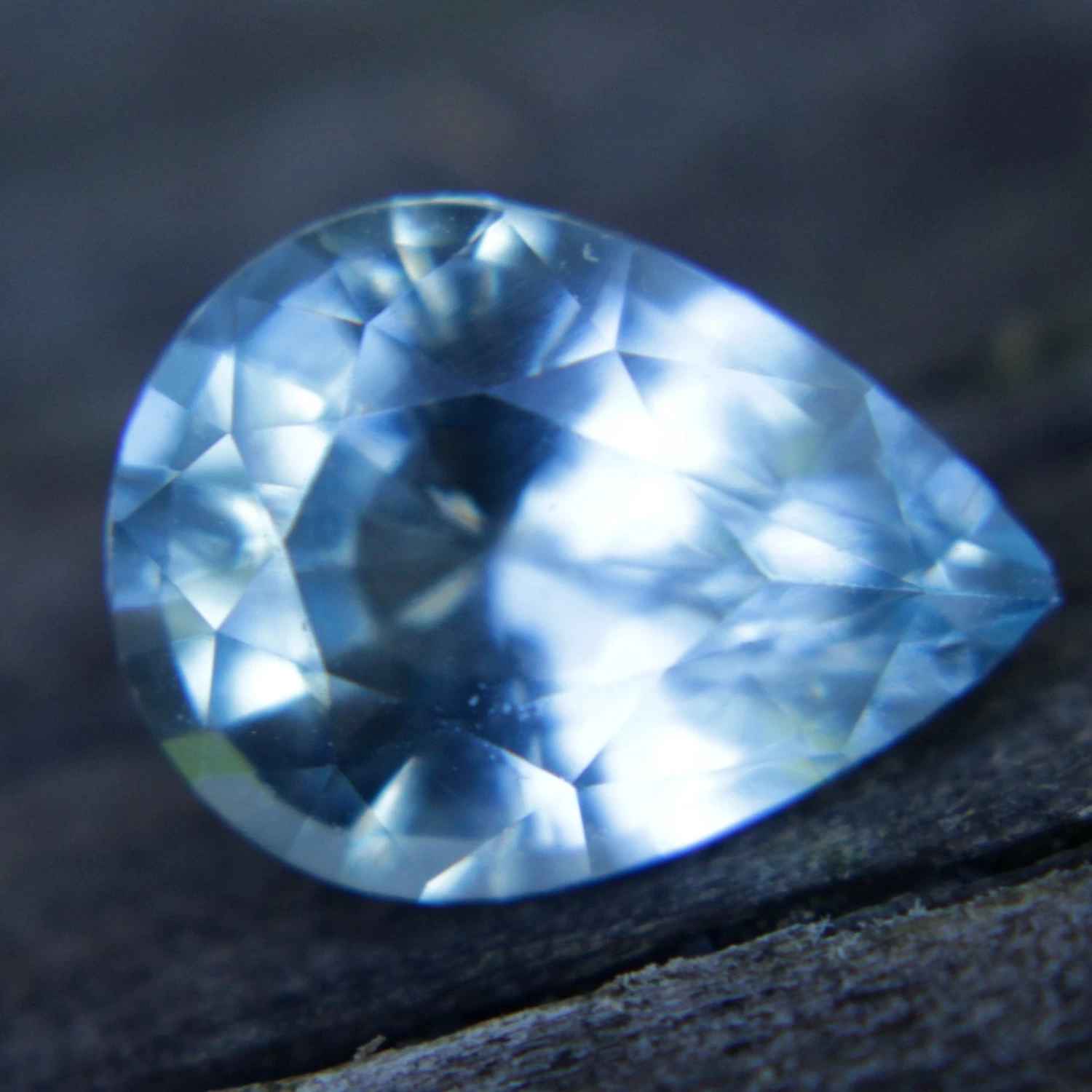 Natural Aquamarine – Pear Cut | 2.65 Carats 6 Natural Aquamarine – Pear Cut | 2.65 Carats - Image 6