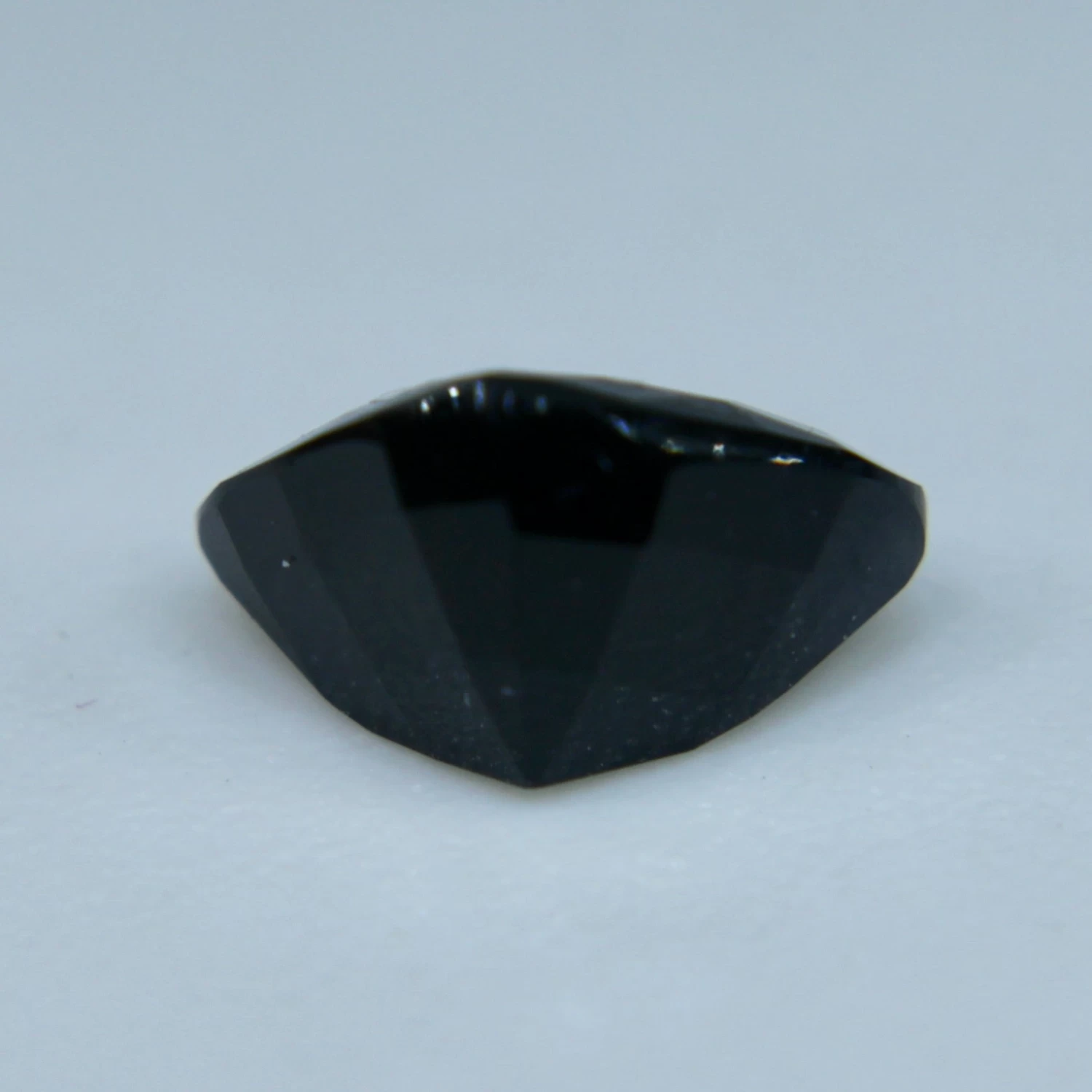 Natural Black Sapphire – 0.82 Carat | Trillion Cut | VS Clarity | Loose Gemstone 4 Natural Black Sapphire – 0.82 Carat | Trillion Cut | VS Clarity | Loose Gemstone - Image 4