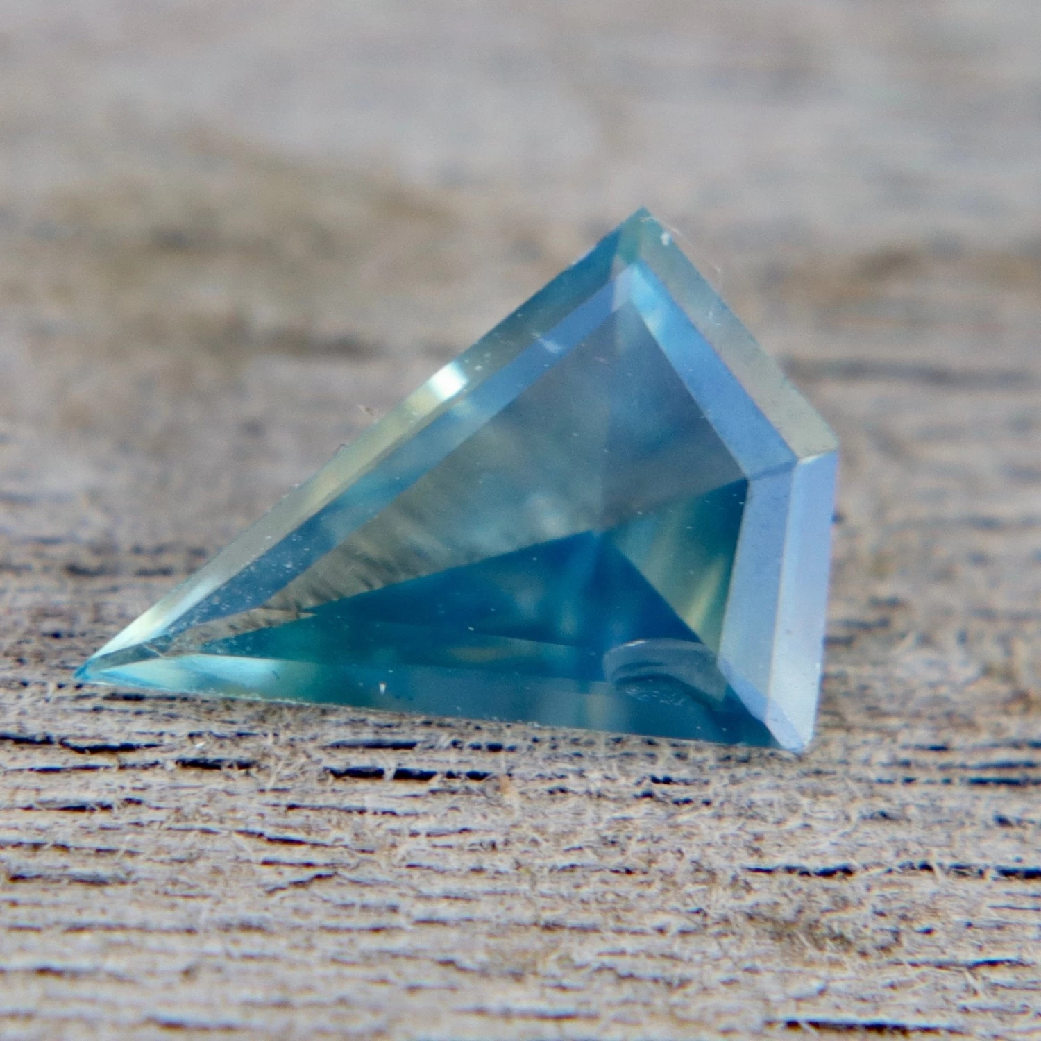 π Natural Blue Green Sapphire β 0.70 Carat 4 π Natural Blue Green Sapphire β 0.70 Carat - Image 4