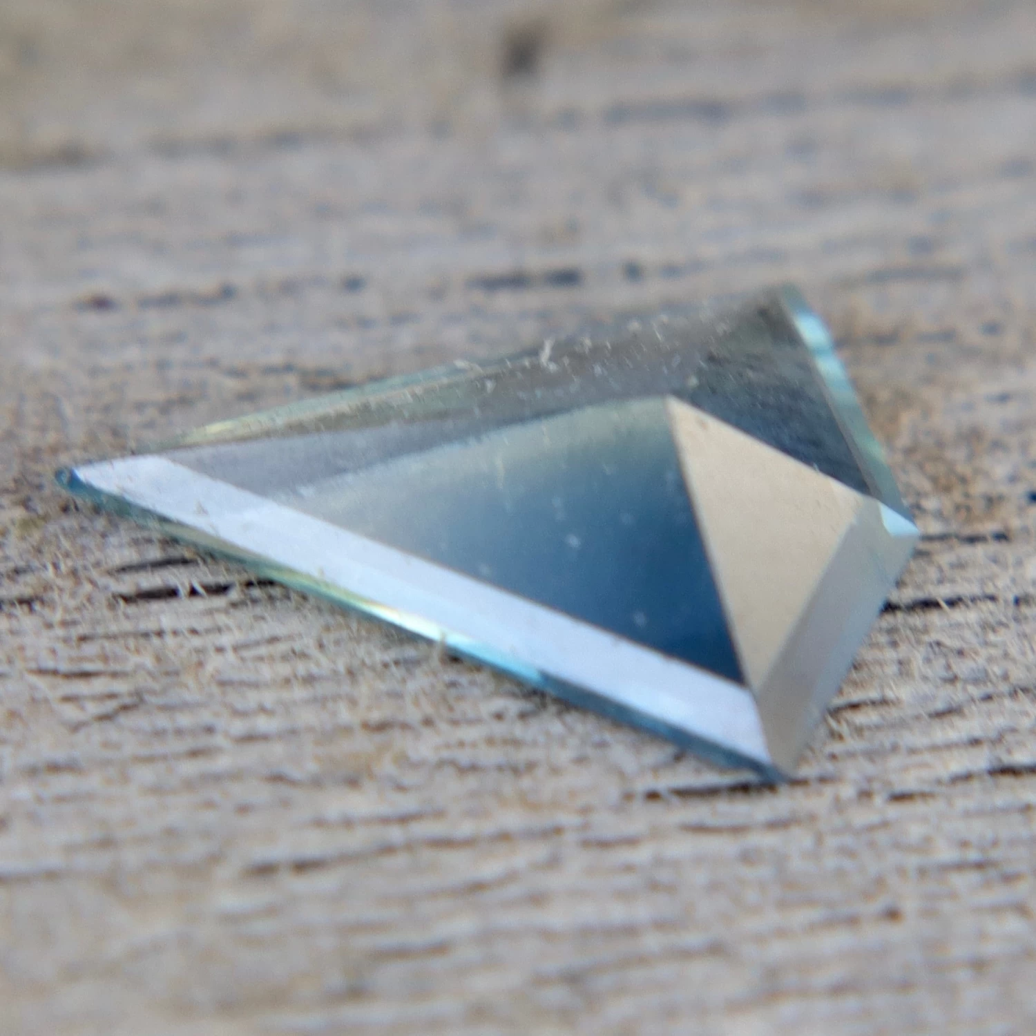 π Natural Blue Green Sapphire β 0.70 Carat 2 π Natural Blue Green Sapphire β 0.70 Carat - Image 2