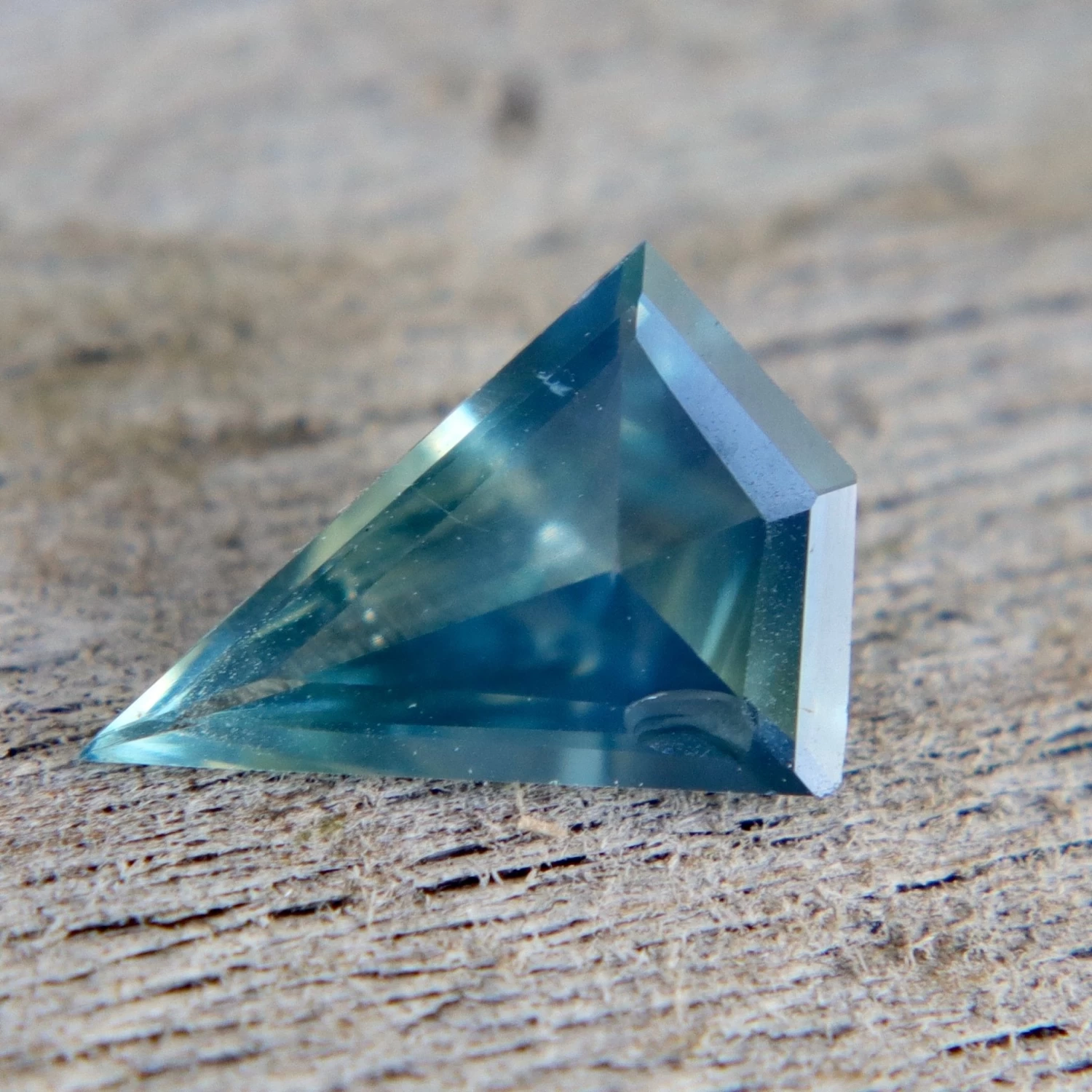 π Natural Blue Green Sapphire β 0.70 Carat 1 π Natural Blue Green Sapphire β 0.70 Carat