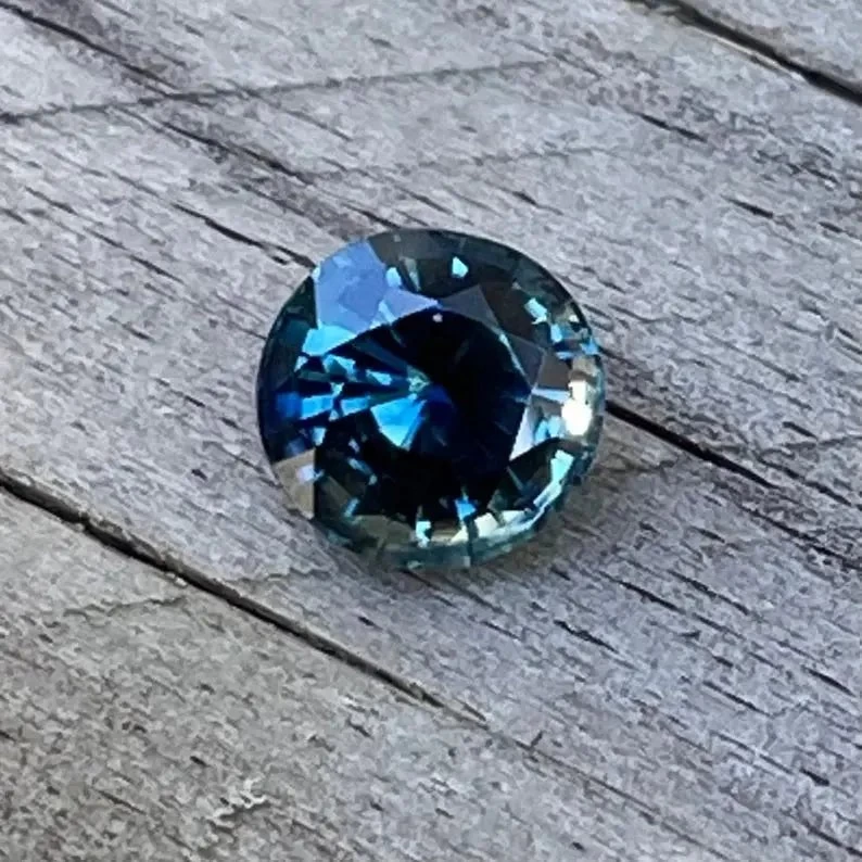 Natural Blue Green Sapphire – 0.84 Carat (Unheated, Madagascar) 5 Natural Blue Green Sapphire – 0.84 Carat (Unheated, Madagascar) - Image 5