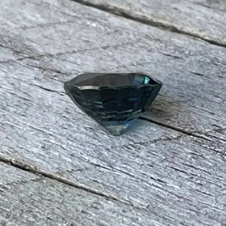 Natural Blue Green Sapphire – 0.84 Carat (Unheated, Madagascar) 2 Natural Blue Green Sapphire – 0.84 Carat (Unheated, Madagascar) - Image 2