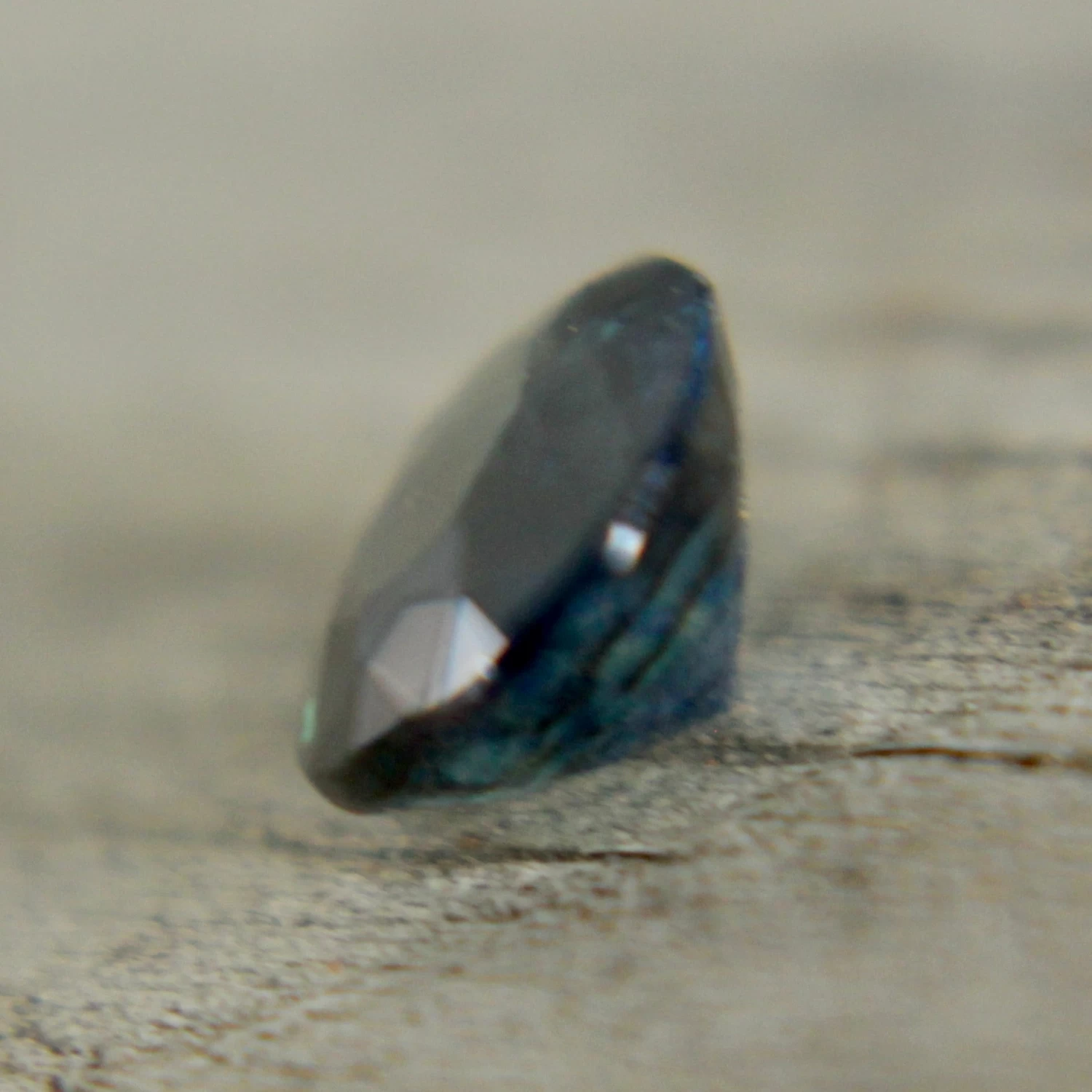 Natural Blue Green Sapphire – 0.95 Carat Oval Cut | Unheated Madagascar Gemstone 4 Natural Blue Green Sapphire – 0.95 Carat Oval Cut | Unheated Madagascar Gemstone - Image 4