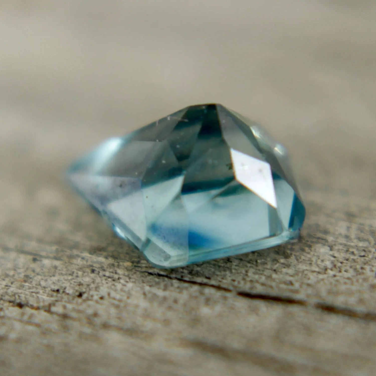 Natural Blue Green Sapphire – 1.12 Carat Freeform Cut | Madagascar 2 Natural Blue Green Sapphire – 1.12 Carat Freeform Cut | Madagascar - Image 2