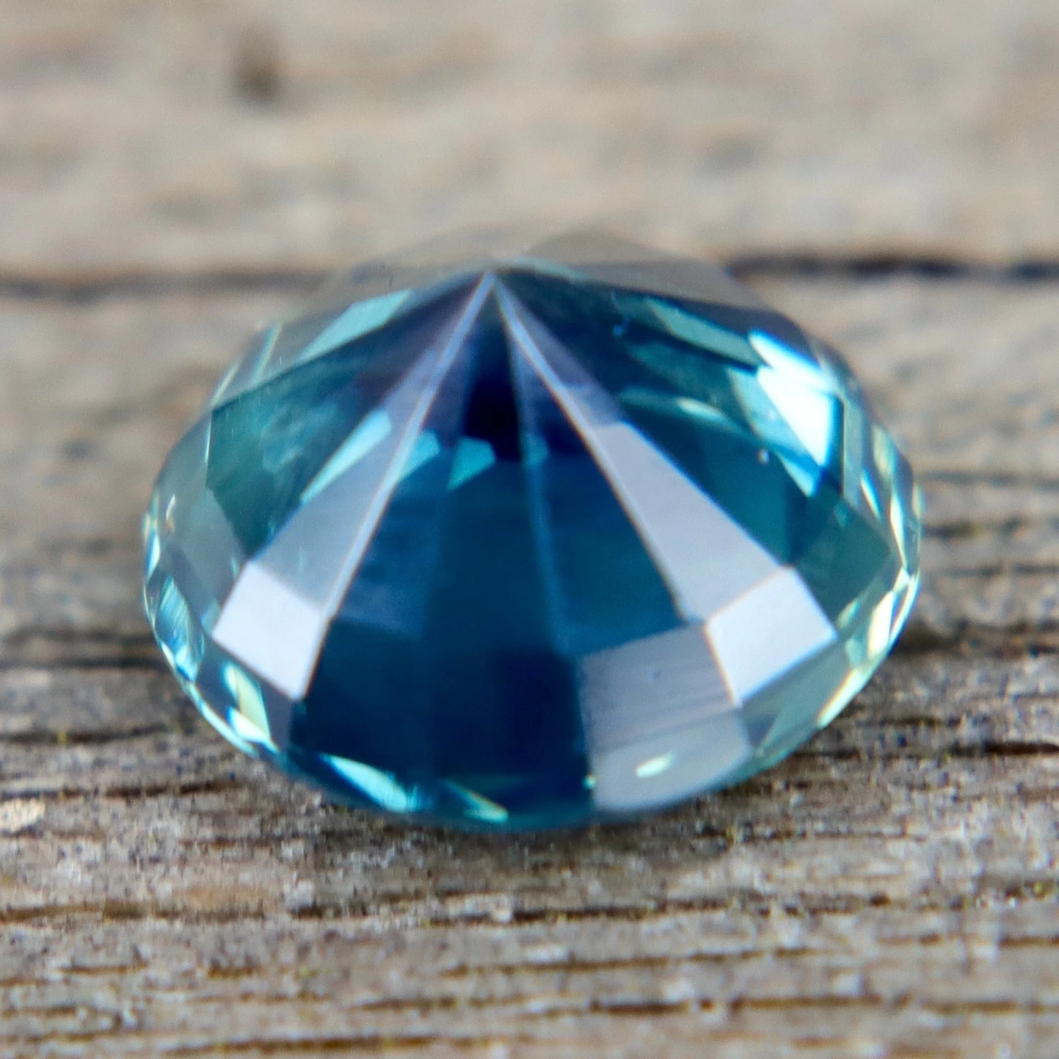 Natural Blue Green Sapphire – 1.56 Carat 2 Natural Blue Green Sapphire – 1.56 Carat - Image 2