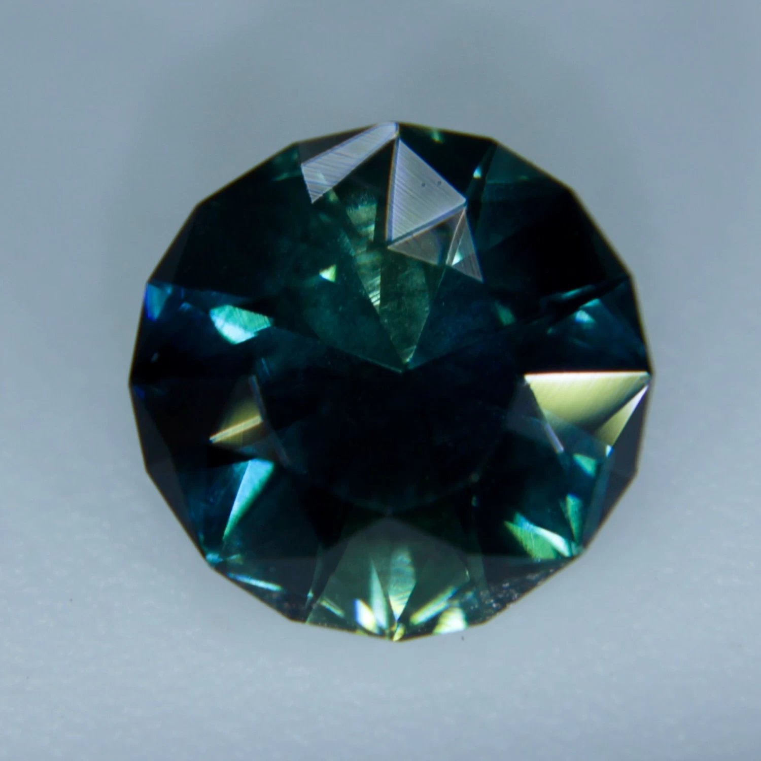 Natural Blue Green Sapphire | Round Cut | 1.12 Carats 9 Natural Blue Green Sapphire | Round Cut | 1.12 Carats - Image 9