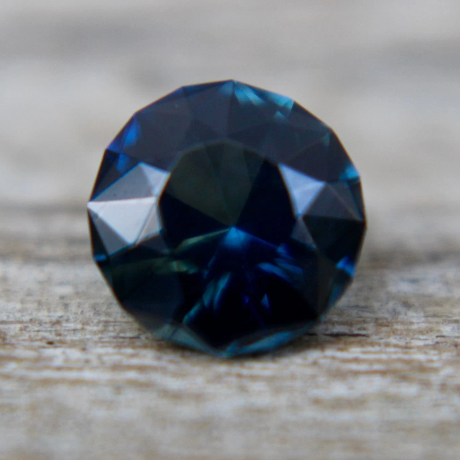 Natural Blue Green Sapphire | Round Cut | 1.12 Carats 13 Natural Blue Green Sapphire | Round Cut | 1.12 Carats - Image 13