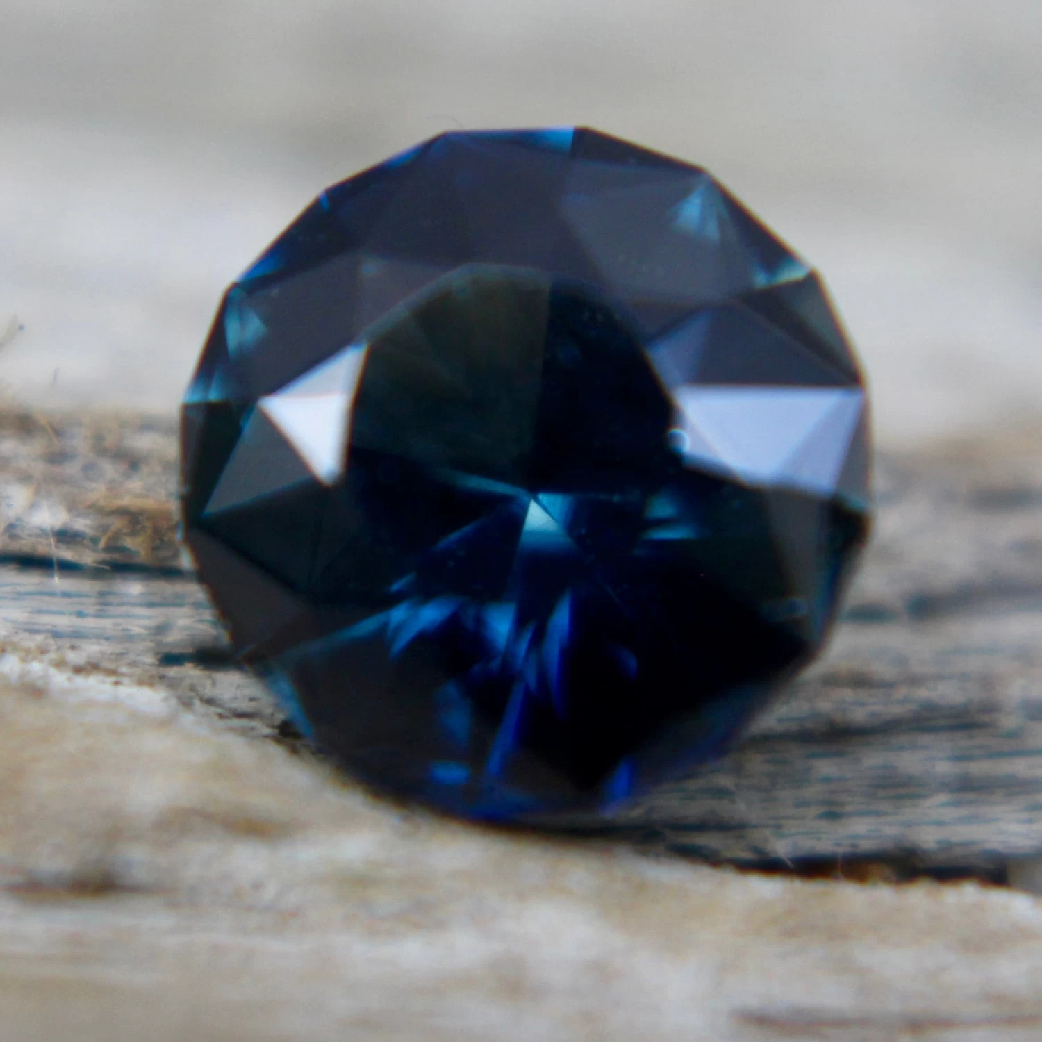 Natural Blue Green Sapphire | Round Cut | 1.12 Carats 15 Natural Blue Green Sapphire | Round Cut | 1.12 Carats - Image 15