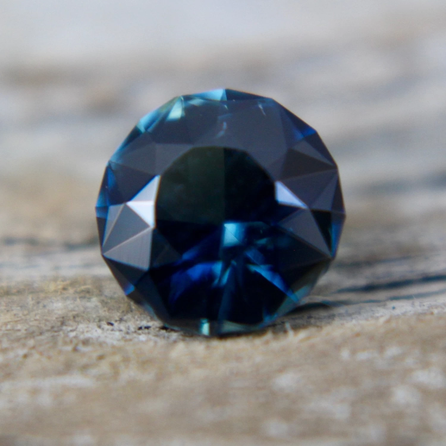 Natural Blue Green Sapphire | Round Cut | 1.12 Carats 14 Natural Blue Green Sapphire | Round Cut | 1.12 Carats - Image 14