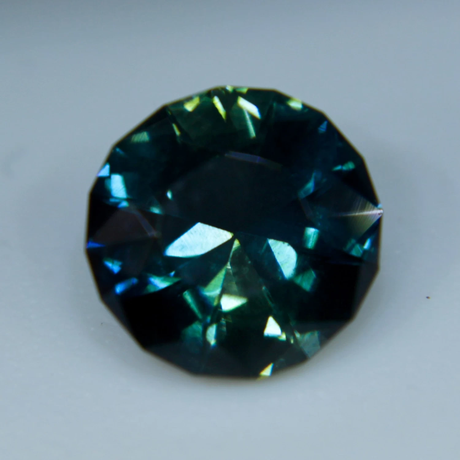Natural Blue Green Sapphire | Round Cut | 1.12 Carats 11 Natural Blue Green Sapphire | Round Cut | 1.12 Carats - Image 11