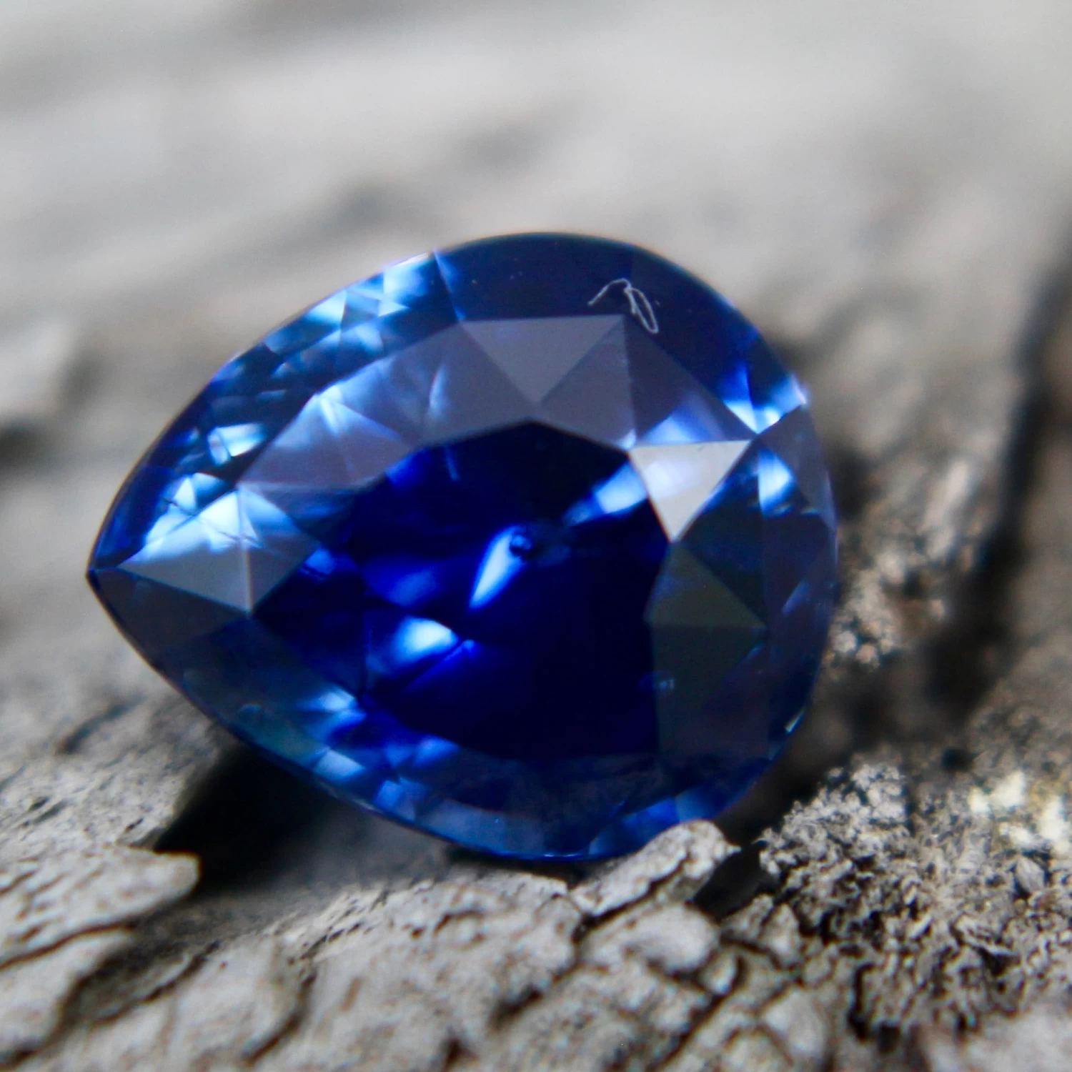 Natural Blue Sapphire – Pear Cut | 2.24 Carat 5 Natural Blue Sapphire – Pear Cut | 2.24 Carat - Image 5
