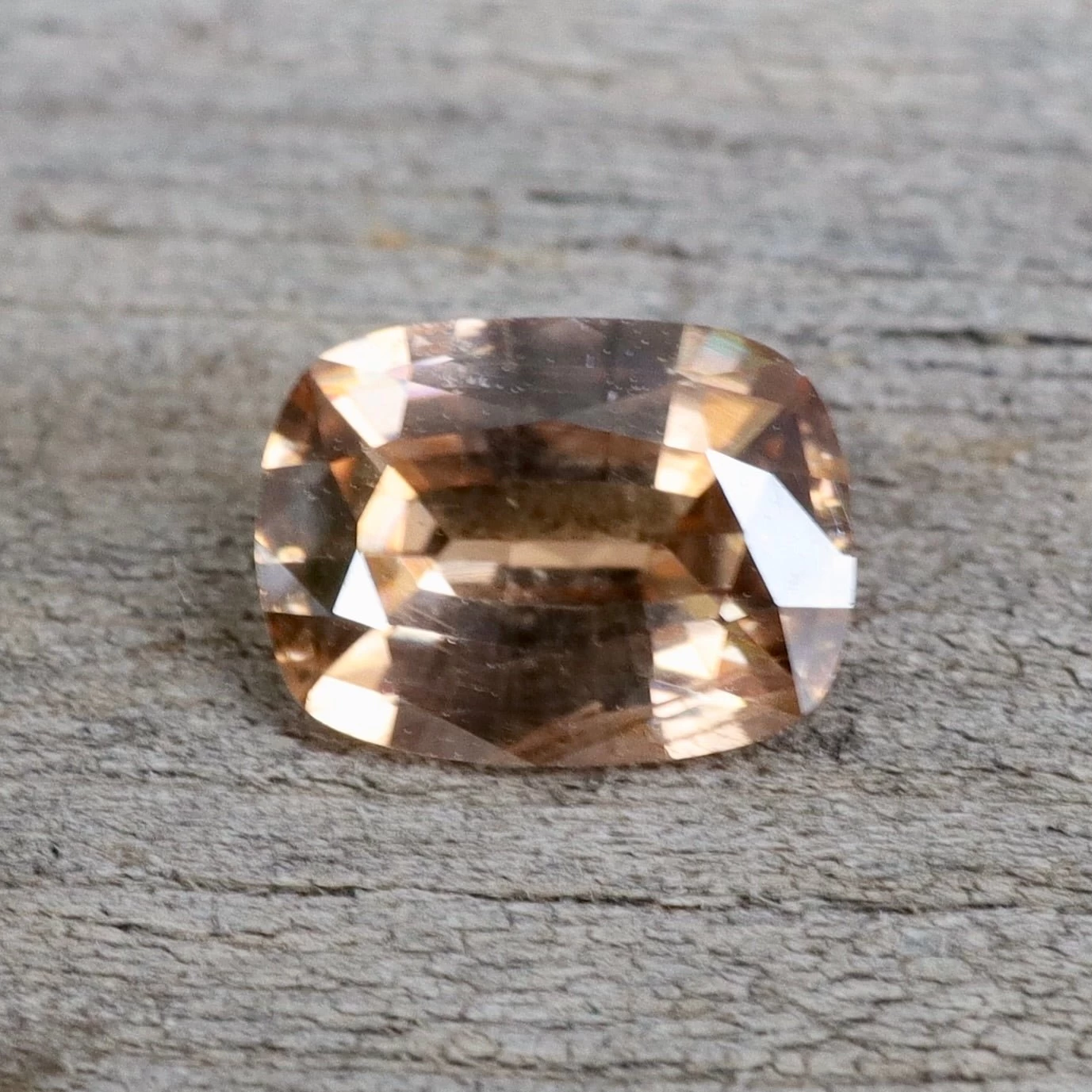 Natural Brown Zircon | Cushion Cut | 2.17 Carat 4 Natural Brown Zircon | Cushion Cut | 2.17 Carat - Image 4
