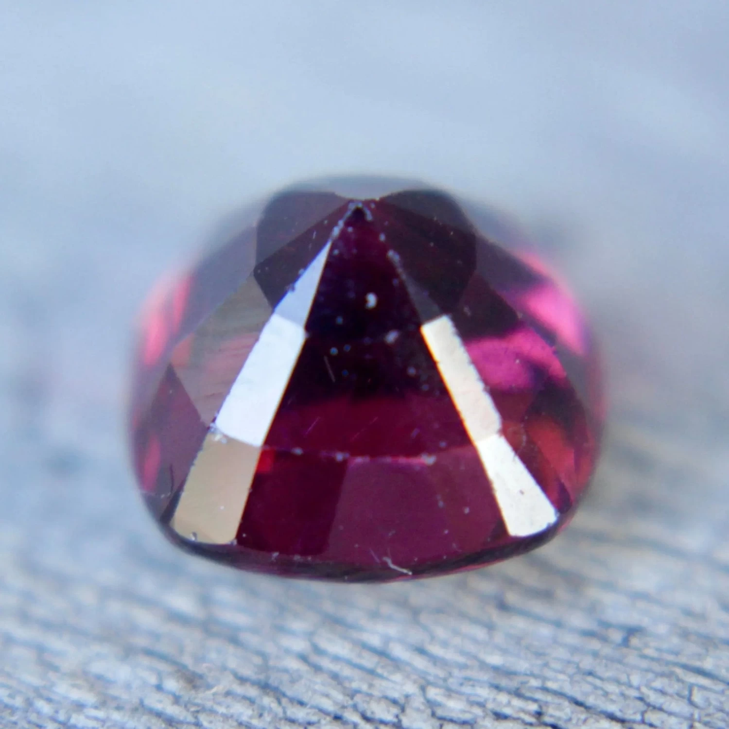 Natural Garnet | Cushion Cut | 3.30 Carat 5 Natural Garnet | Cushion Cut | 3.30 Carat - Image 5
