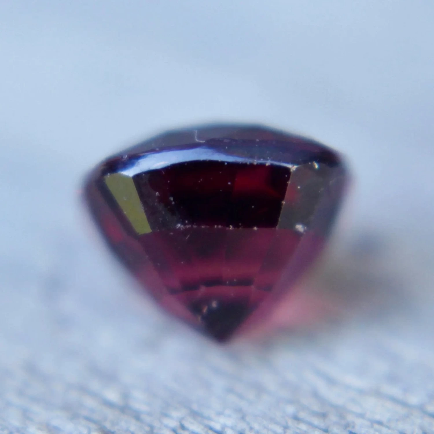 Natural Garnet | Cushion Cut | 3.30 Carat 4 Natural Garnet | Cushion Cut | 3.30 Carat - Image 4