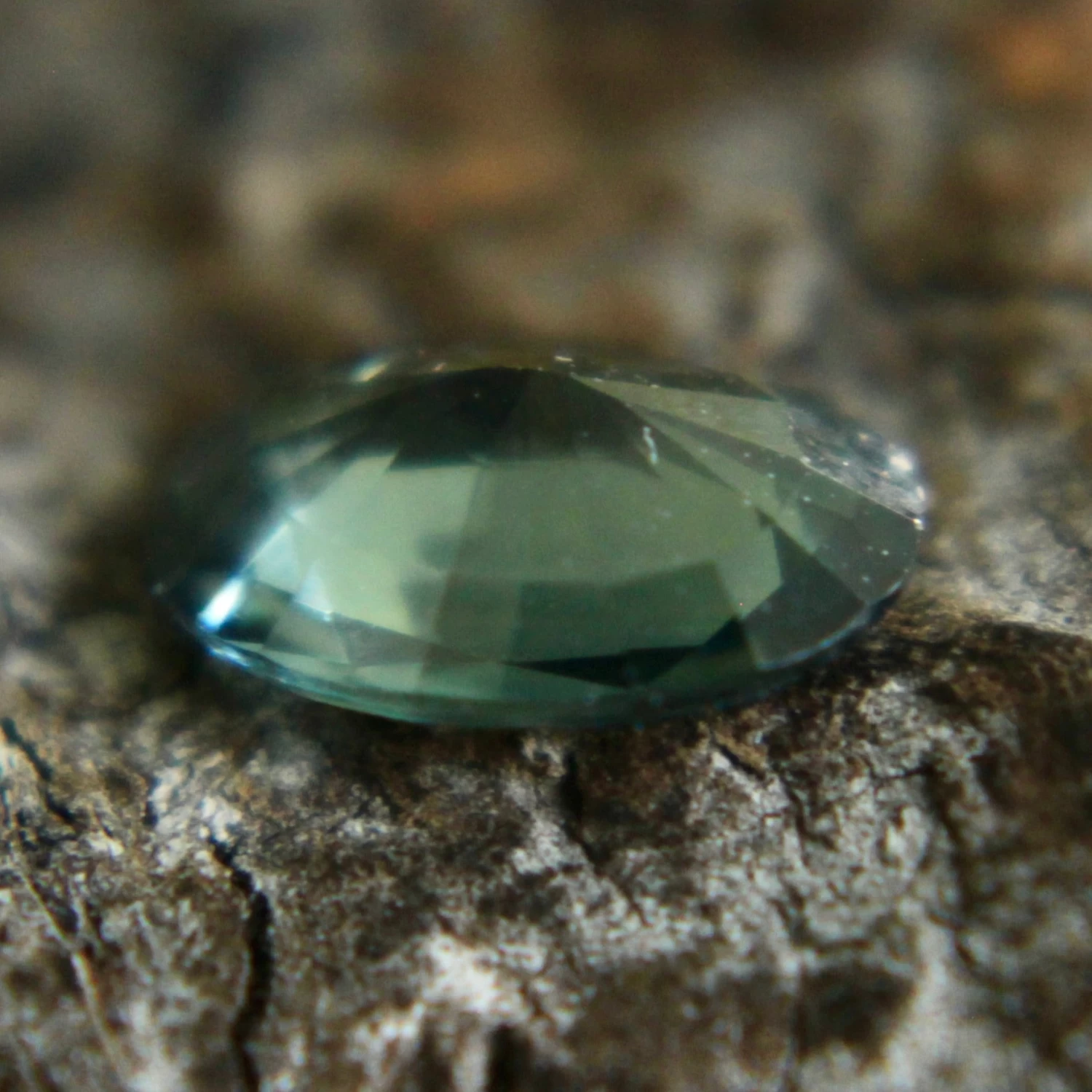 Natural Green Peacock Sapphire – 0.85 Carat Oval Cut | Unheated | Eye Clean 2 Natural Green Peacock Sapphire – 0.85 Carat Oval Cut | Unheated | Eye Clean - Image 2