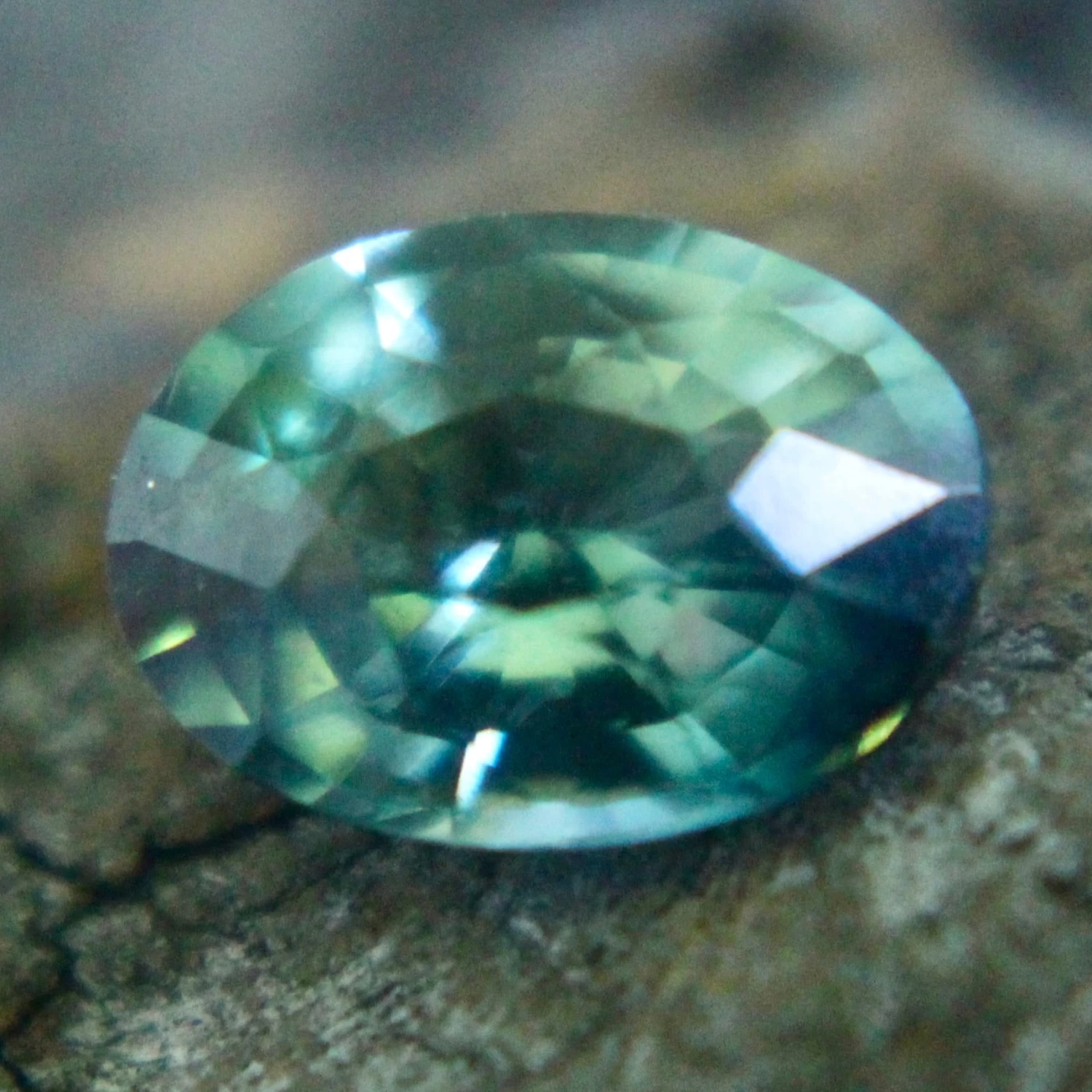 Natural Green Sapphire – 0.92 Carat Oval Cut | Eye Clean | Unheated Earth-Mined Gemstone 1 Natural Green Sapphire – 0.92 Carat Oval Cut | Eye Clean | Unheated Earth-Mined Gemstone