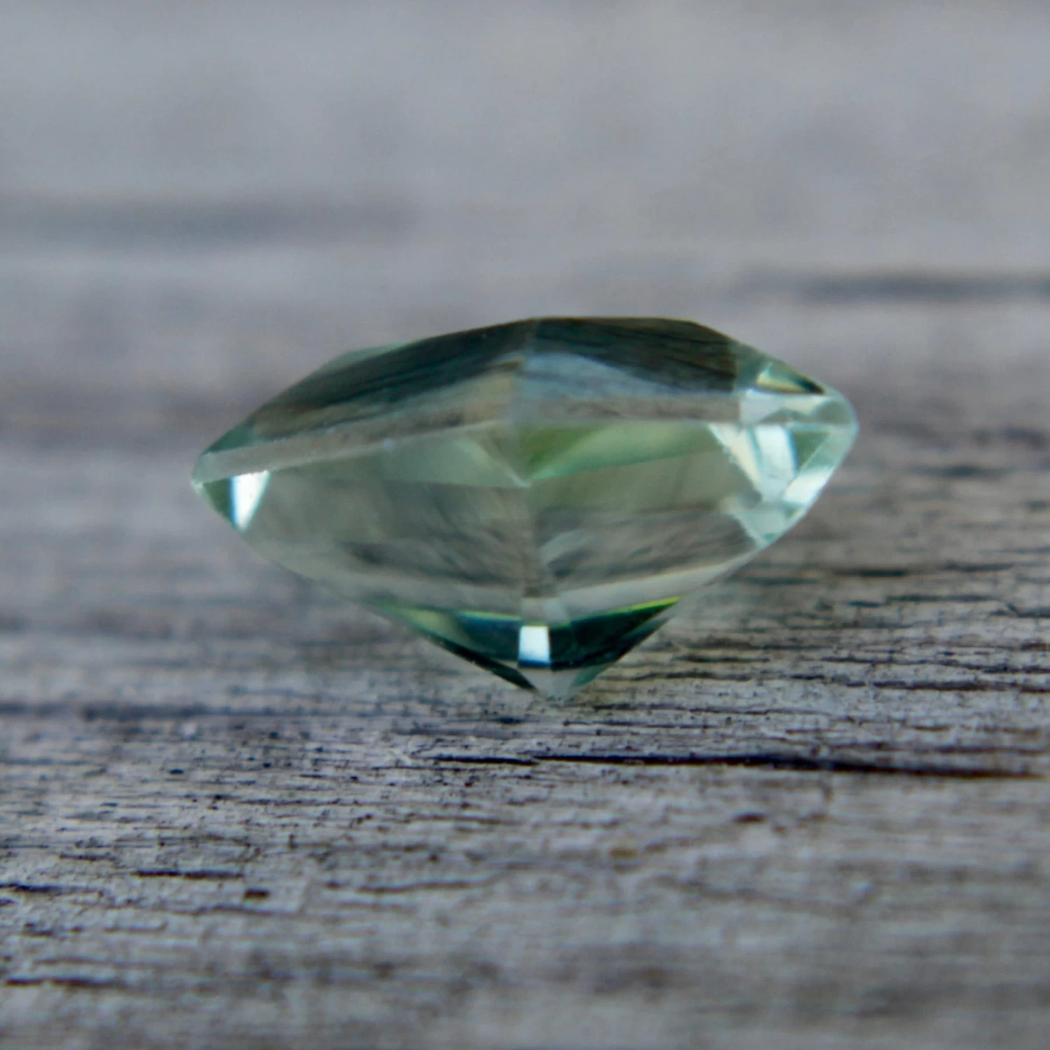 Natural Green Sapphire – 1.06 Carat | Freeform Cut | Eye Clean | Unheated 4 Natural Green Sapphire – 1.06 Carat | Freeform Cut | Eye Clean | Unheated - Image 4