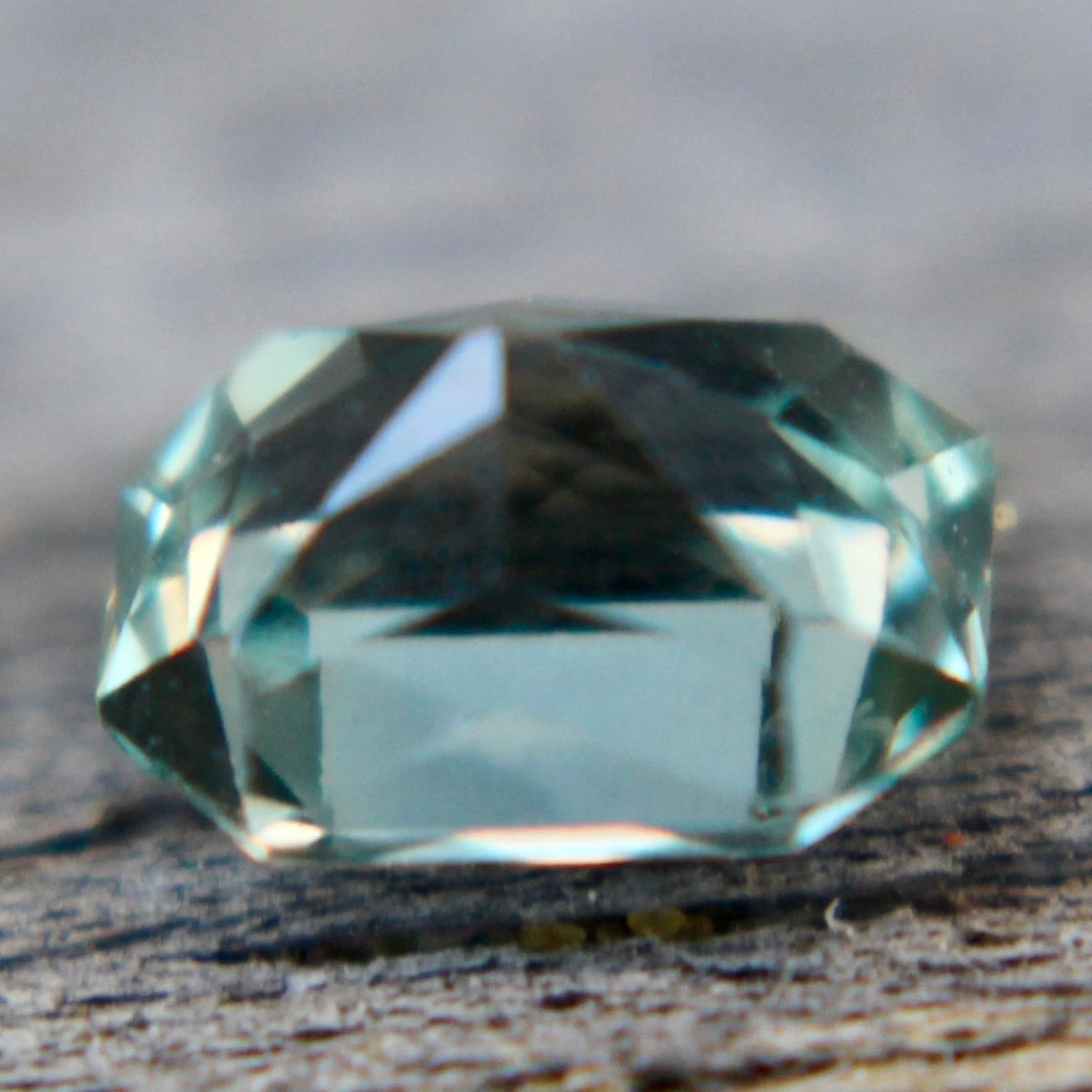 Natural Green Sapphire – 1.06 Carat | Freeform Cut | Unheated | Eye Clean 3 Natural Green Sapphire – 1.06 Carat | Freeform Cut | Unheated | Eye Clean - Image 3