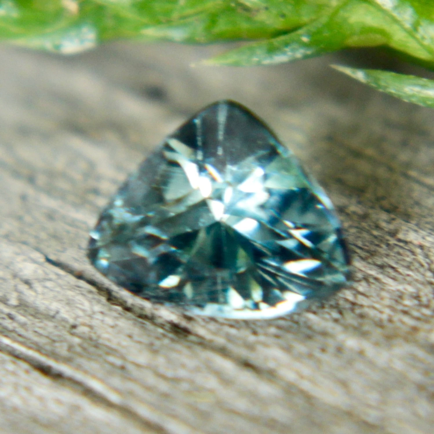 Natural Green Sapphire – 0.48 Carat Trillion Cut 5 Natural Green Sapphire – 0.48 Carat Trillion Cut - Image 5
