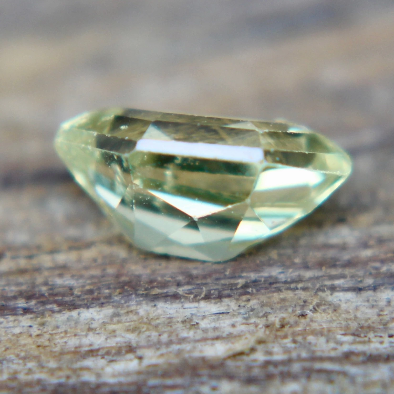 Natural Greenish Yellow Sapphire – 1.01 Carat Freeform Cut (Ceylon, Unheated) 3 Natural Greenish Yellow Sapphire – 1.01 Carat Freeform Cut (Ceylon, Unheated) - Image 3