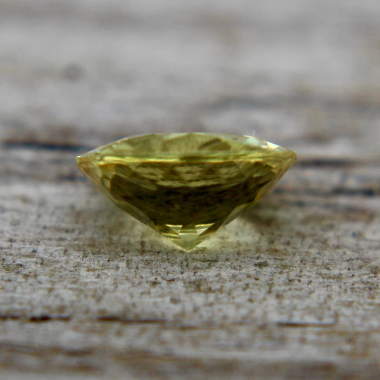Natural Greenish Yellow Sapphire 3 Natural Greenish Yellow Sapphire - Image 3