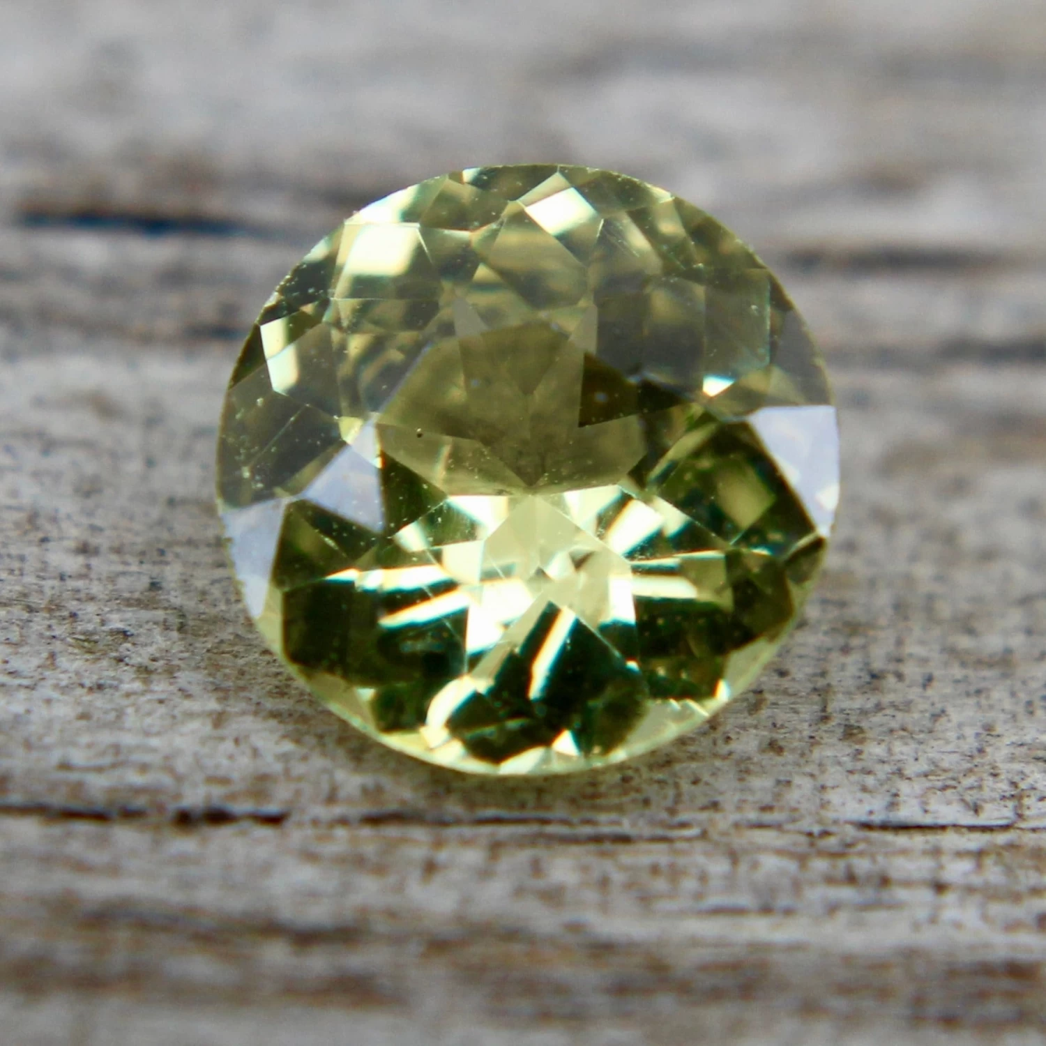 Natural Greenish Yellow Sapphire 6 Natural Greenish Yellow Sapphire - Image 6