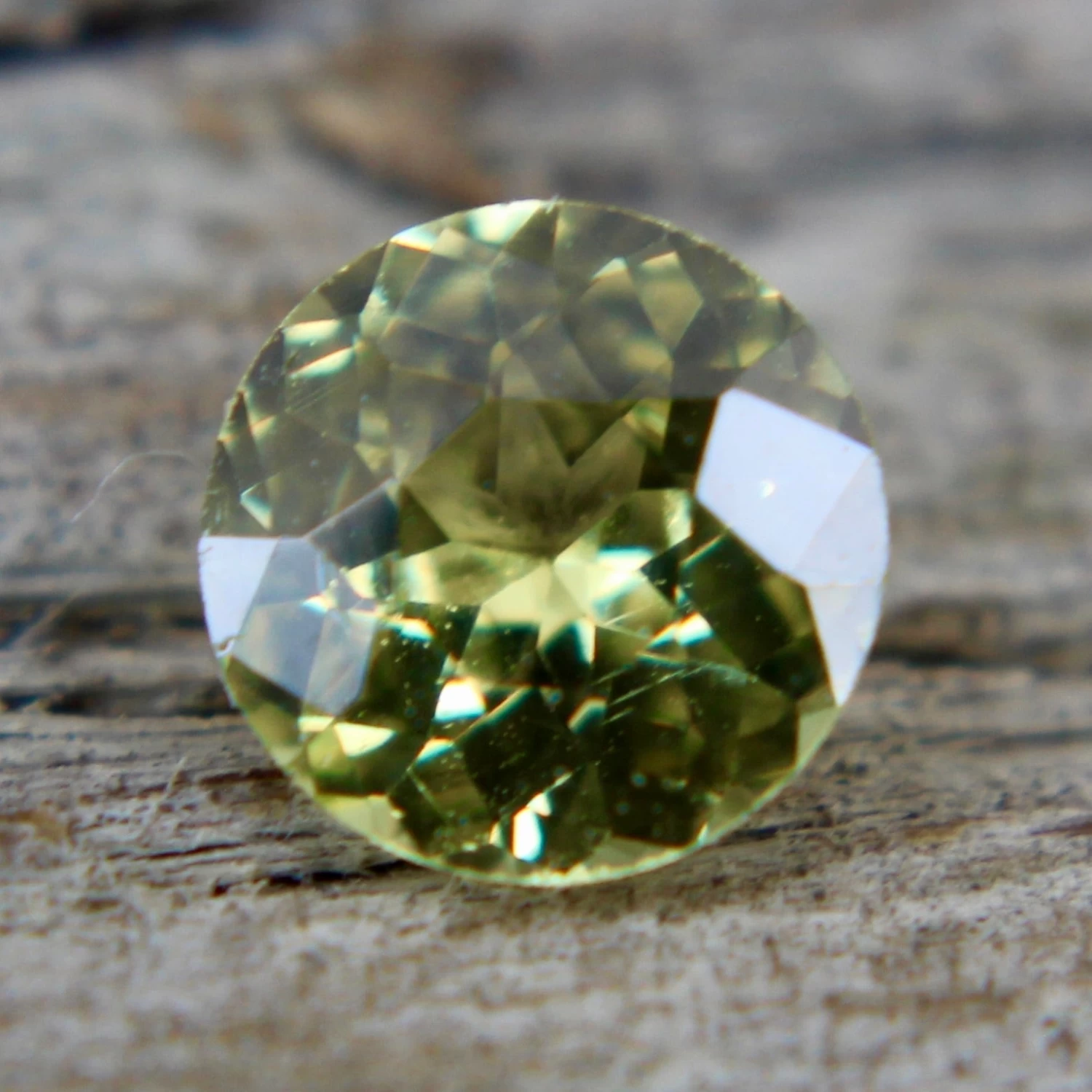 Natural Greenish Yellow Sapphire 1 Natural Greenish Yellow Sapphire