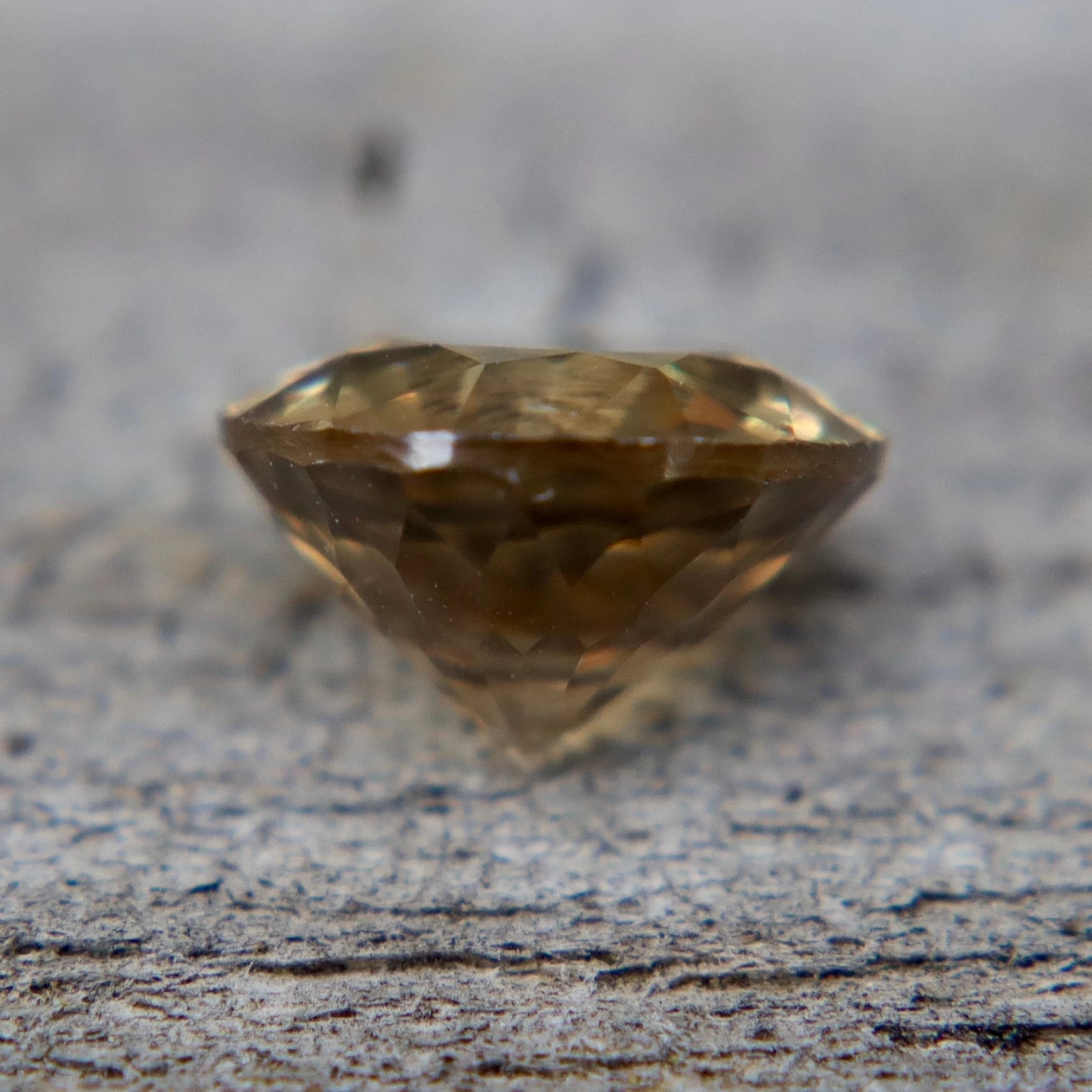 Natural Greenish Yellow Zircon – 1.23 Carat Round Cut From Ceylon 3 Natural Greenish Yellow Zircon – 1.23 Carat Round Cut From Ceylon - Image 3