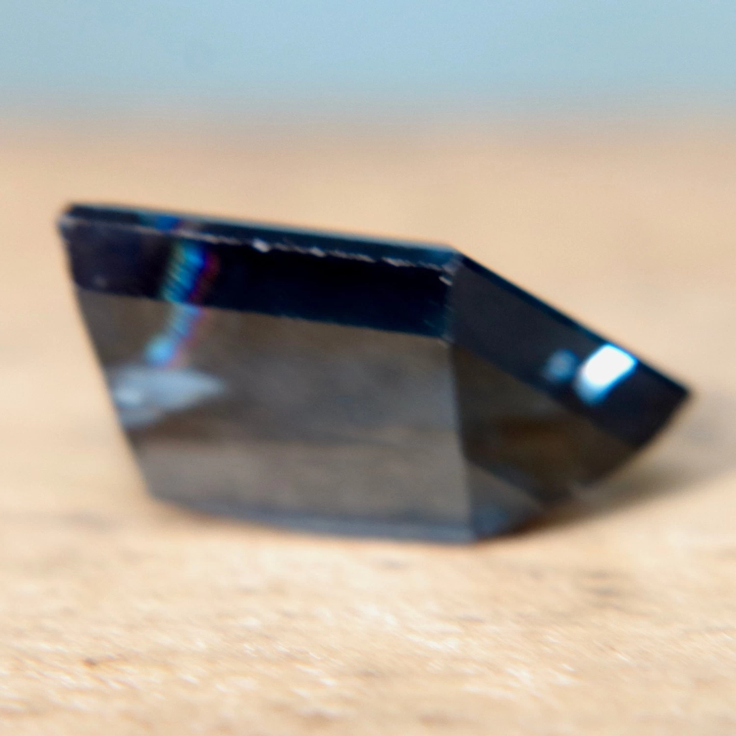 💎 Natural Greyish Purple Spinel – 4.94 Carat (Freeform Cut, Ceylon) 3 💎 Natural Greyish Purple Spinel – 4.94 Carat (Freeform Cut, Ceylon) - Image 3