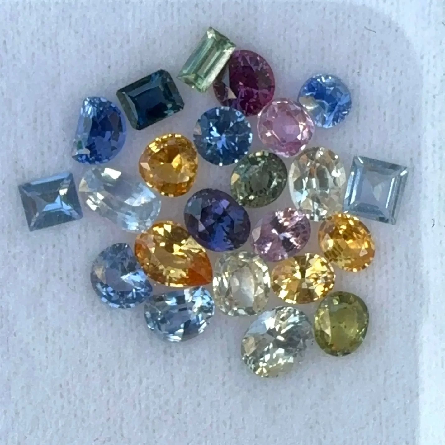 Natural Mix Coloured Sapphires Set Of Gemstones 15 Natural Mix Coloured Sapphires Set Of Gemstones - Image 15