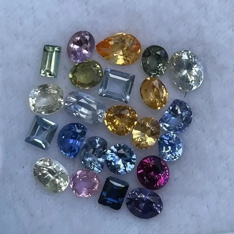 Natural Mix Coloured Sapphires Set Of Gemstones 4 Natural Mix Coloured Sapphires Set Of Gemstones - Image 4