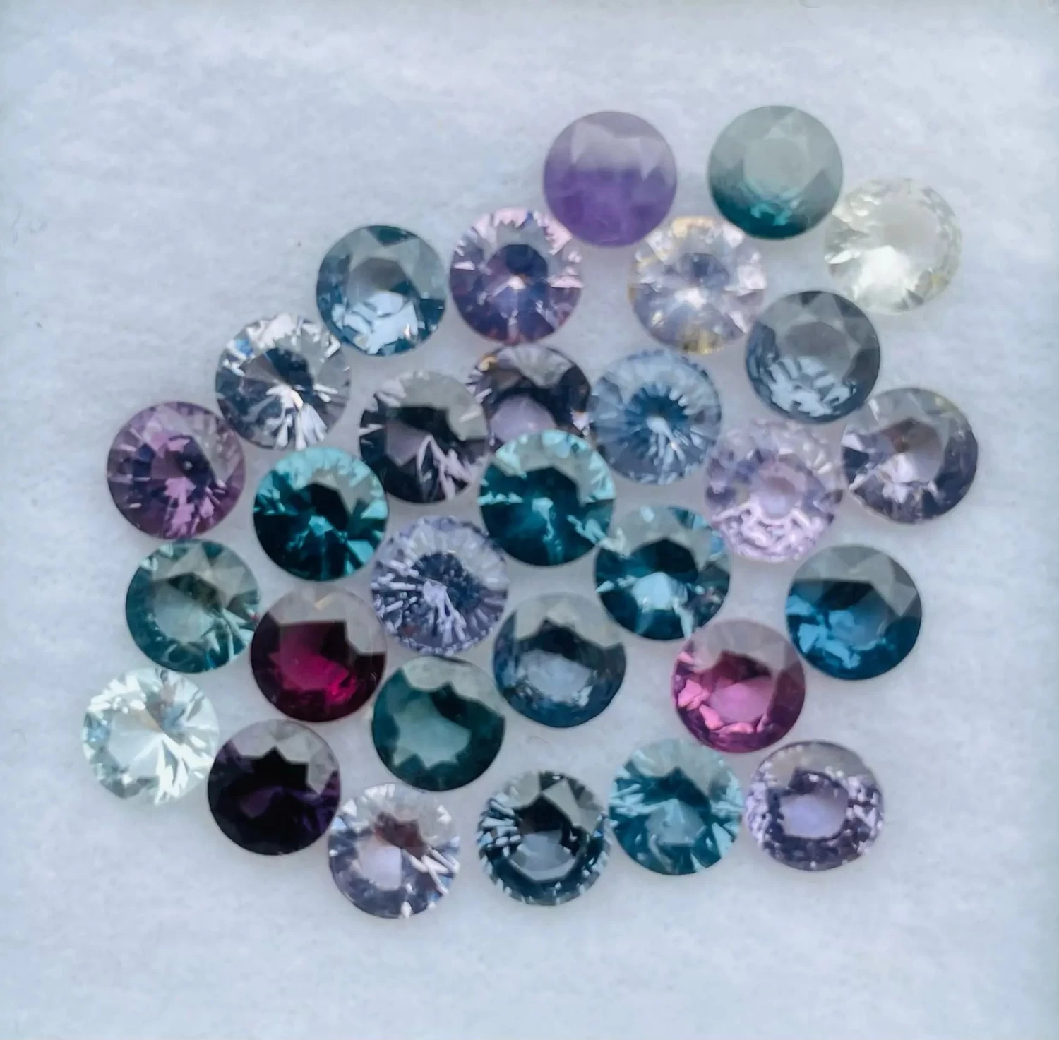 Natural Multi-Coloured Spinel Parcel – 30 Round Cut Stones 3 Natural Multi-Coloured Spinel Parcel – 30 Round Cut Stones - Image 3