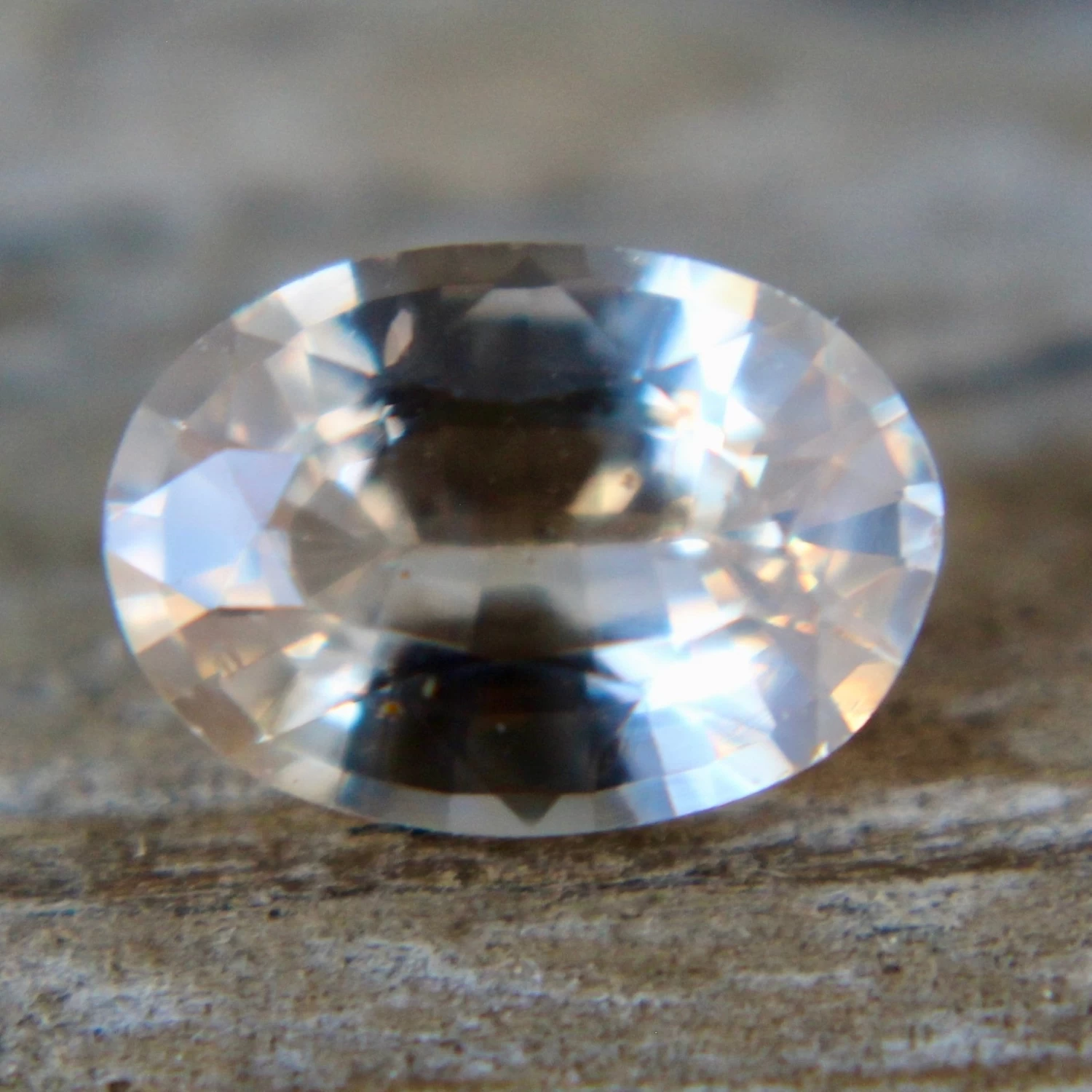 Natural Orange Pink Sapphire – 1.40 Carat Oval Cut | Unheated Gemstone 9 Natural Orange Pink Sapphire – 1.40 Carat Oval Cut | Unheated Gemstone - Image 9