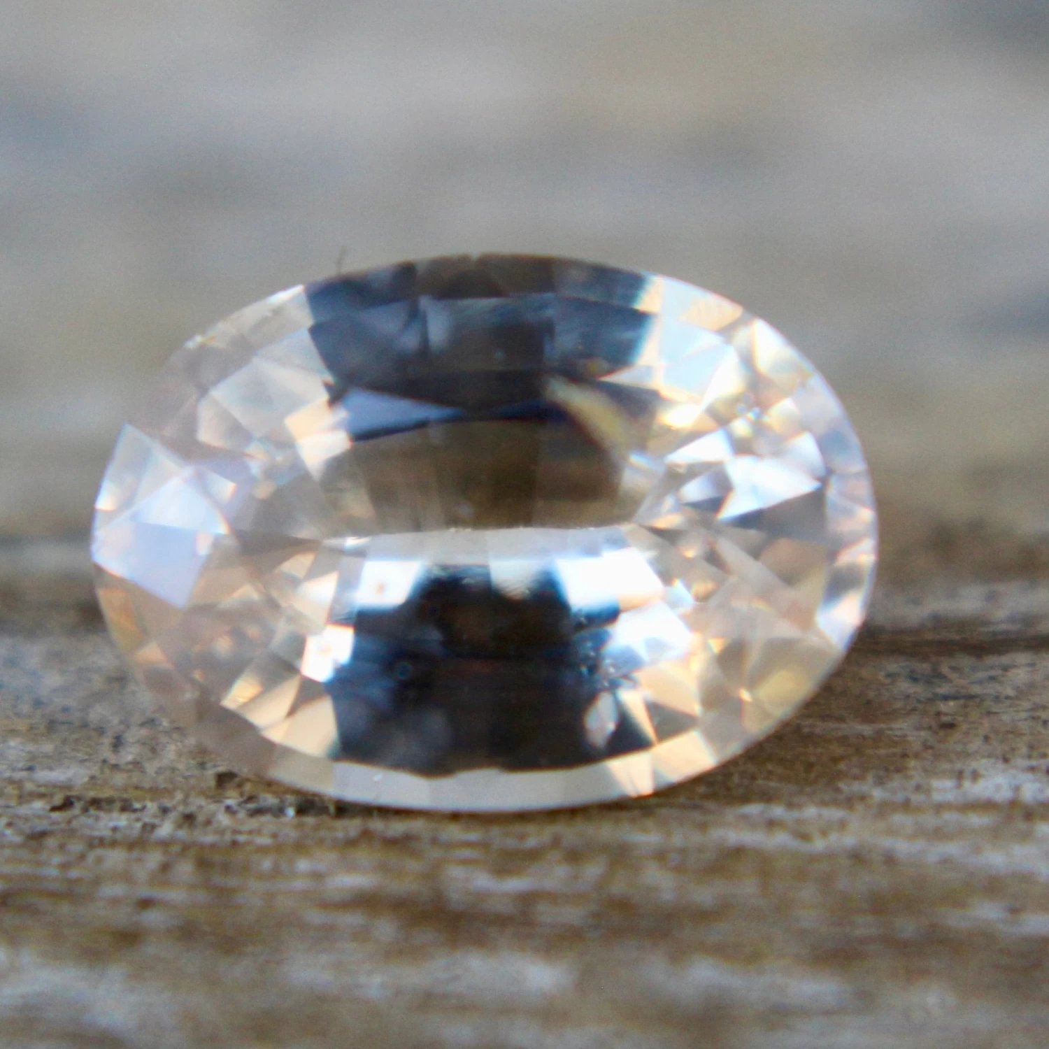 Natural Orange Pink Sapphire – 1.40 Carat Oval Cut | Unheated Gemstone 4 Natural Orange Pink Sapphire – 1.40 Carat Oval Cut | Unheated Gemstone - Image 4