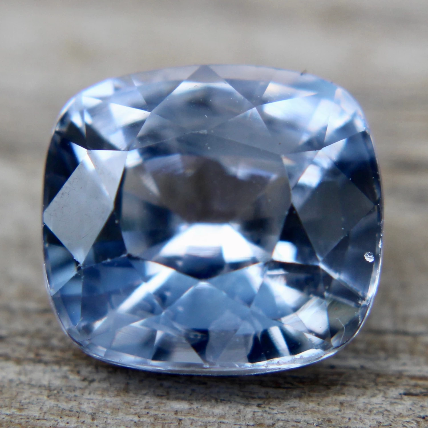 Natural Pale Blue Sapphire - 3.20 Carat 9 Natural Pale Blue Sapphire - 3.20 Carat - Image 9