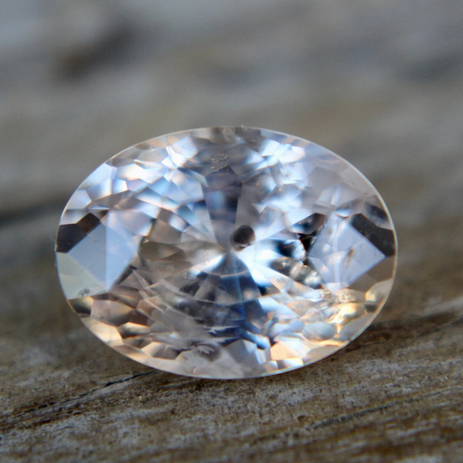 Natural Pale Pink Sapphire - 3.40 Carat 10 Natural Pale Pink Sapphire - 3.40 Carat - Image 10