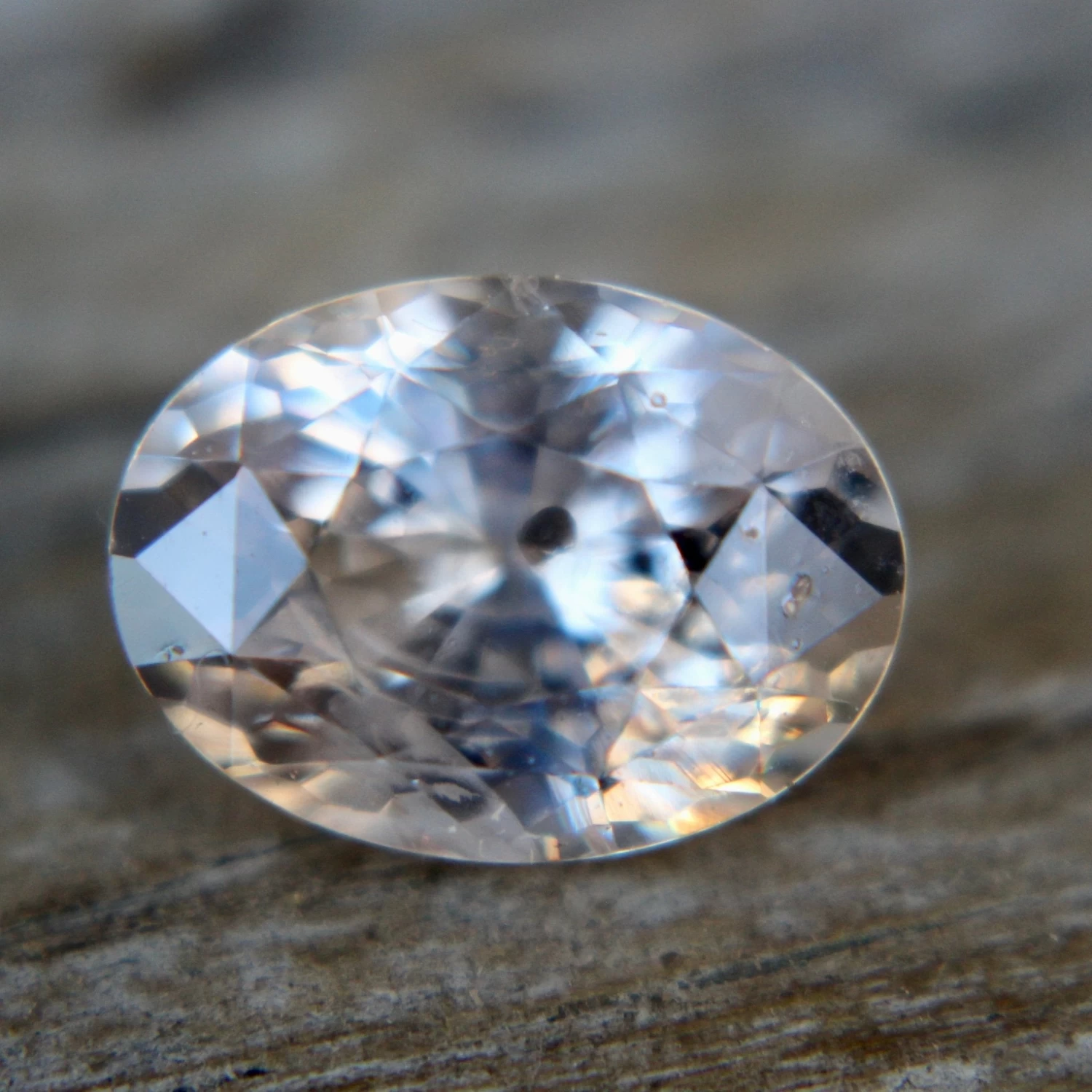 Natural Pale Pink Sapphire - 3.40 Carat 4 Natural Pale Pink Sapphire - 3.40 Carat - Image 4