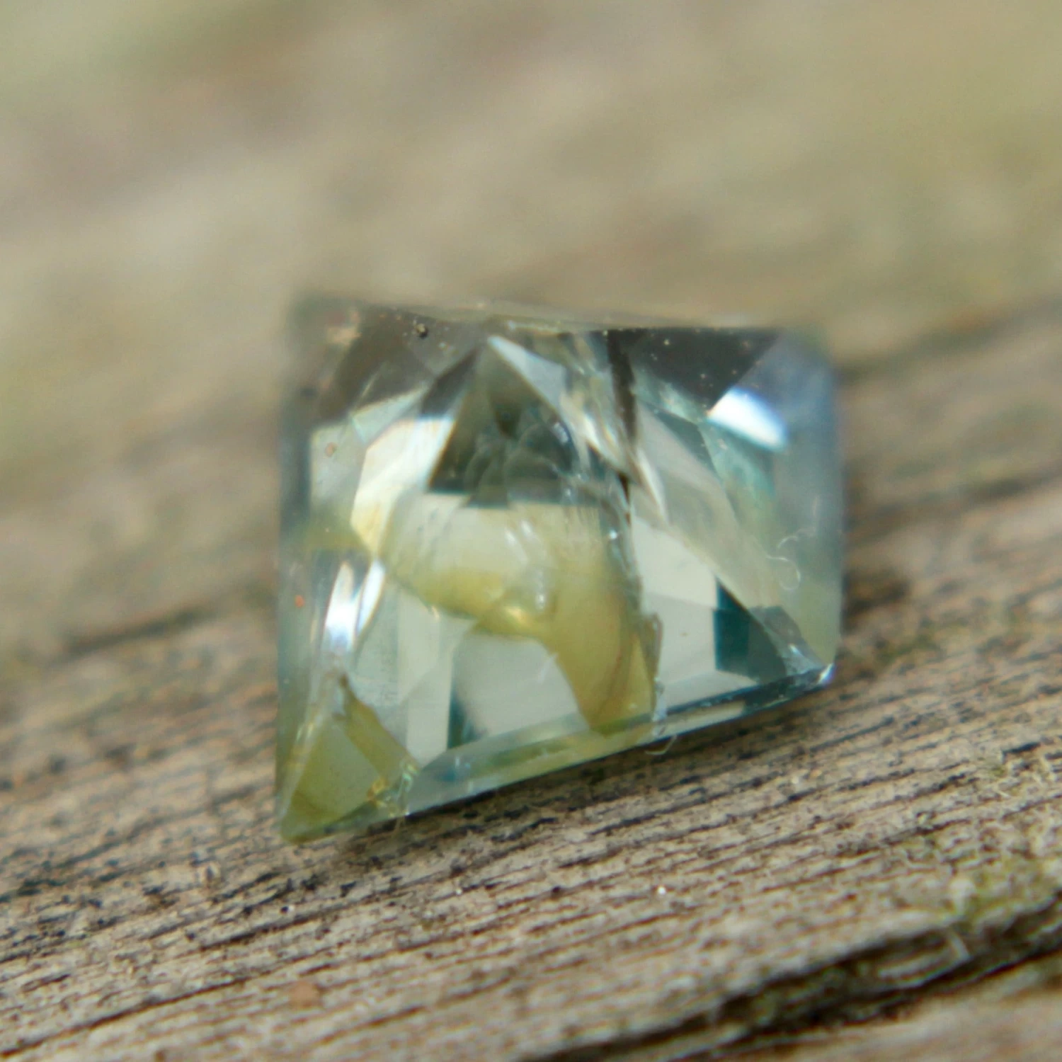 Natural Parti Sapphire – Tapered Baguette Cut (0.68 Ct) 2 Natural Parti Sapphire – Tapered Baguette Cut (0.68 Ct) - Image 2